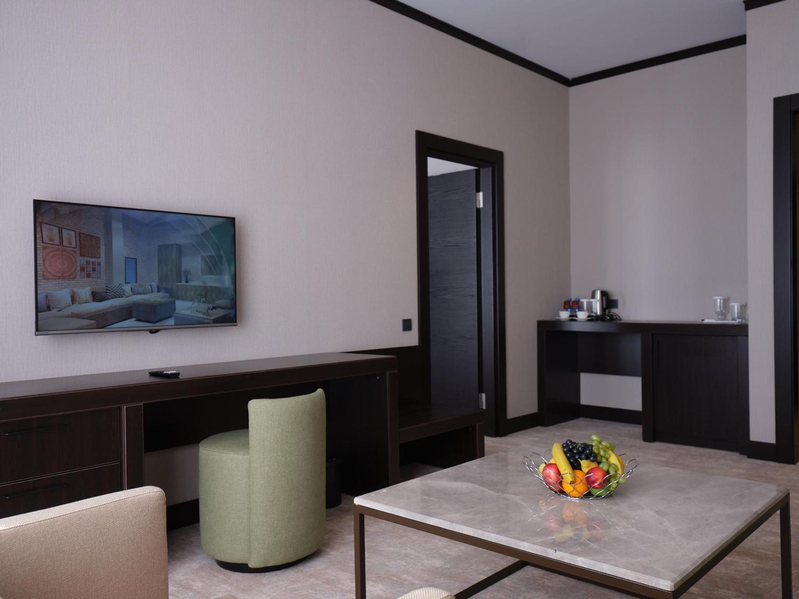 Deluxe Junior Suite photo 3