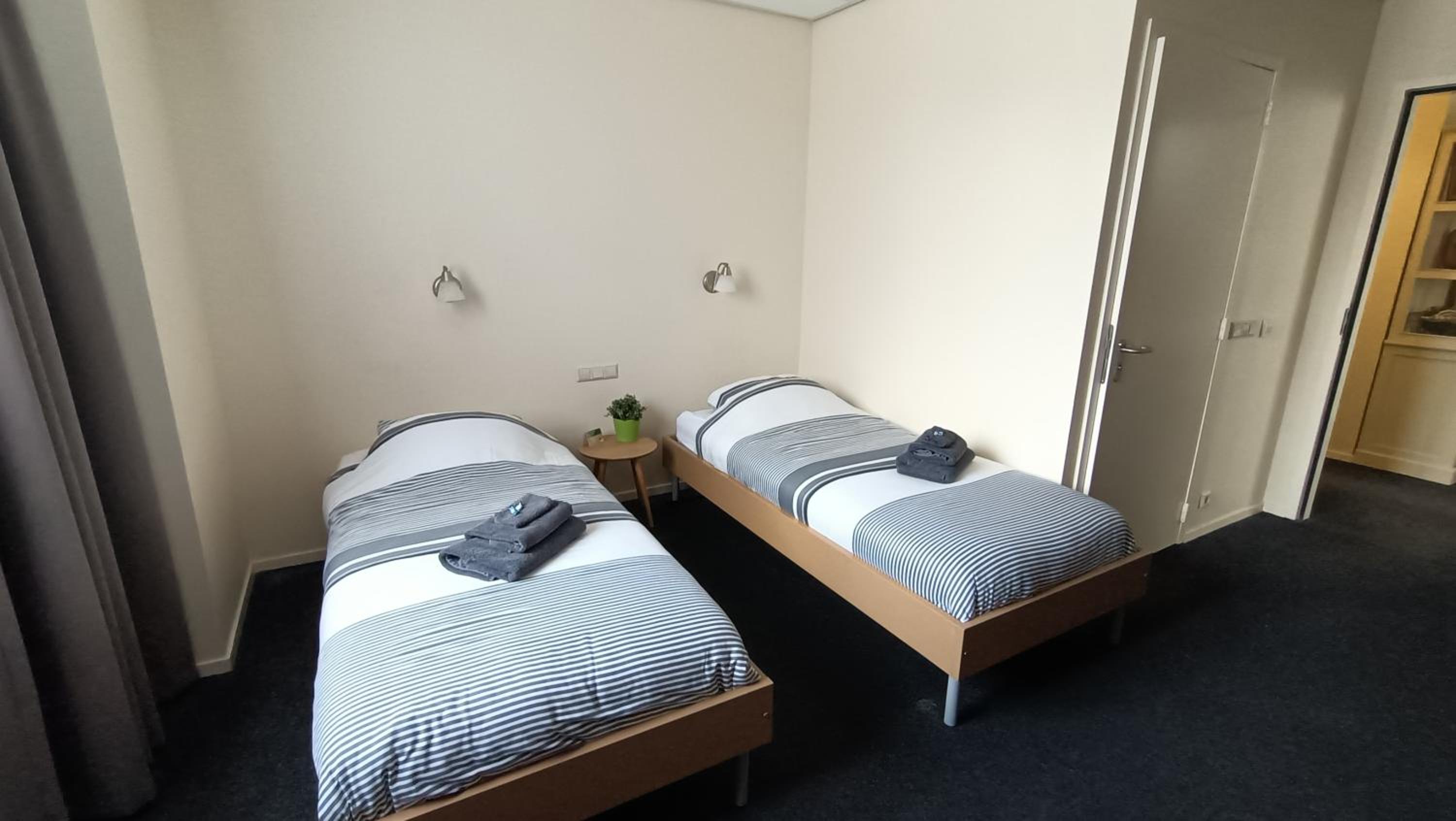 Small Double or Twin Room photo 3