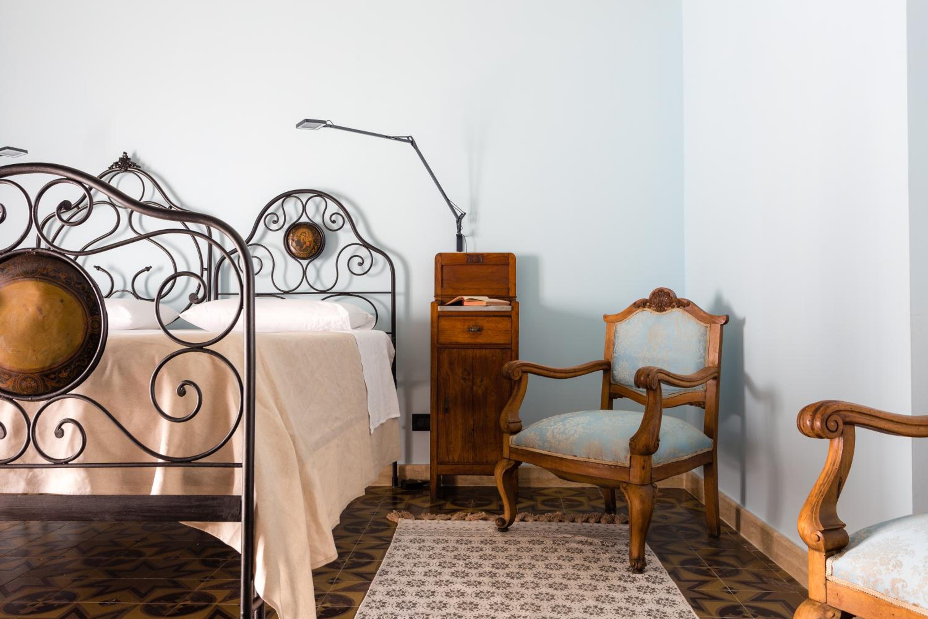 Double Room - Photo 6