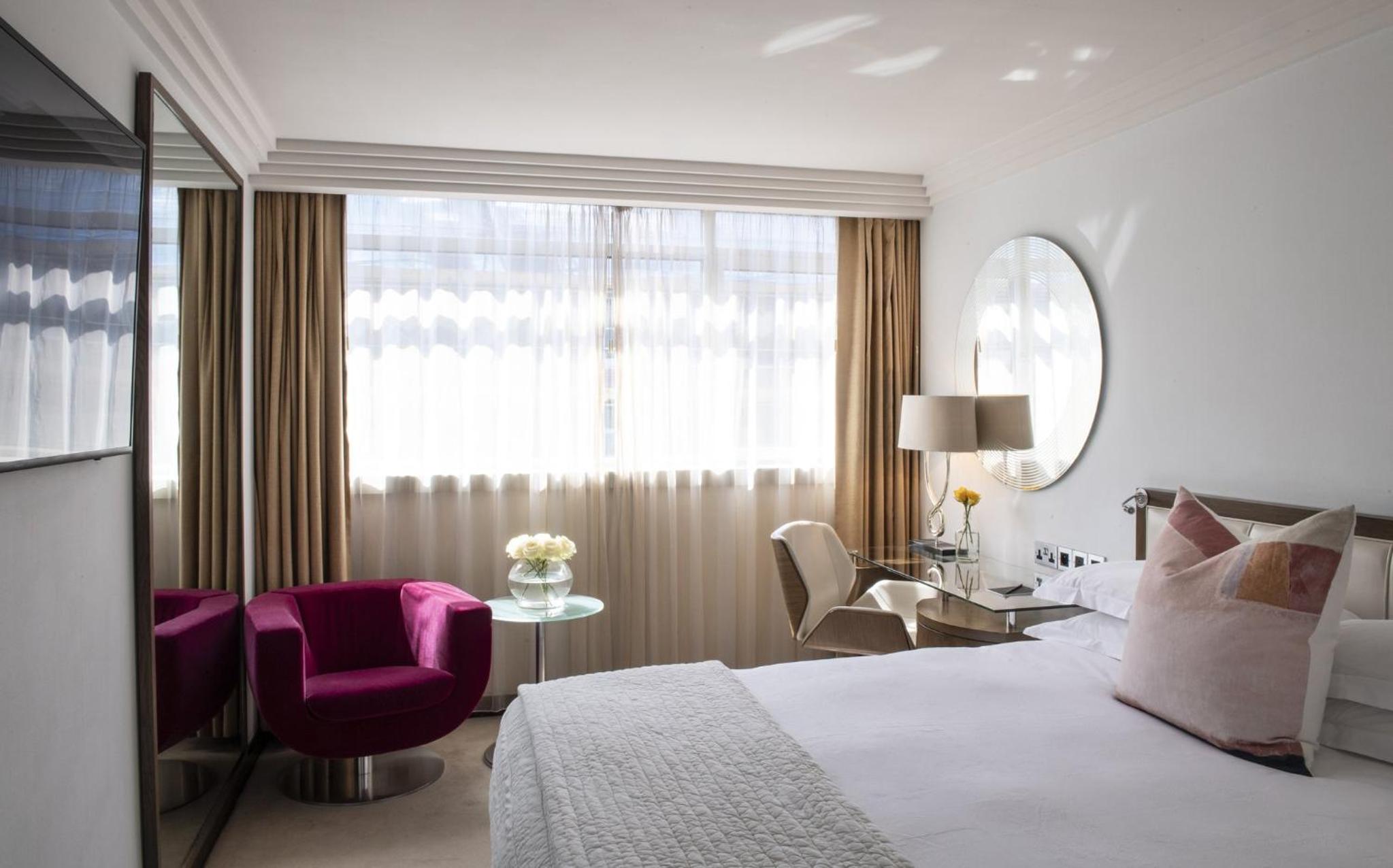 Queen Room photo 2
