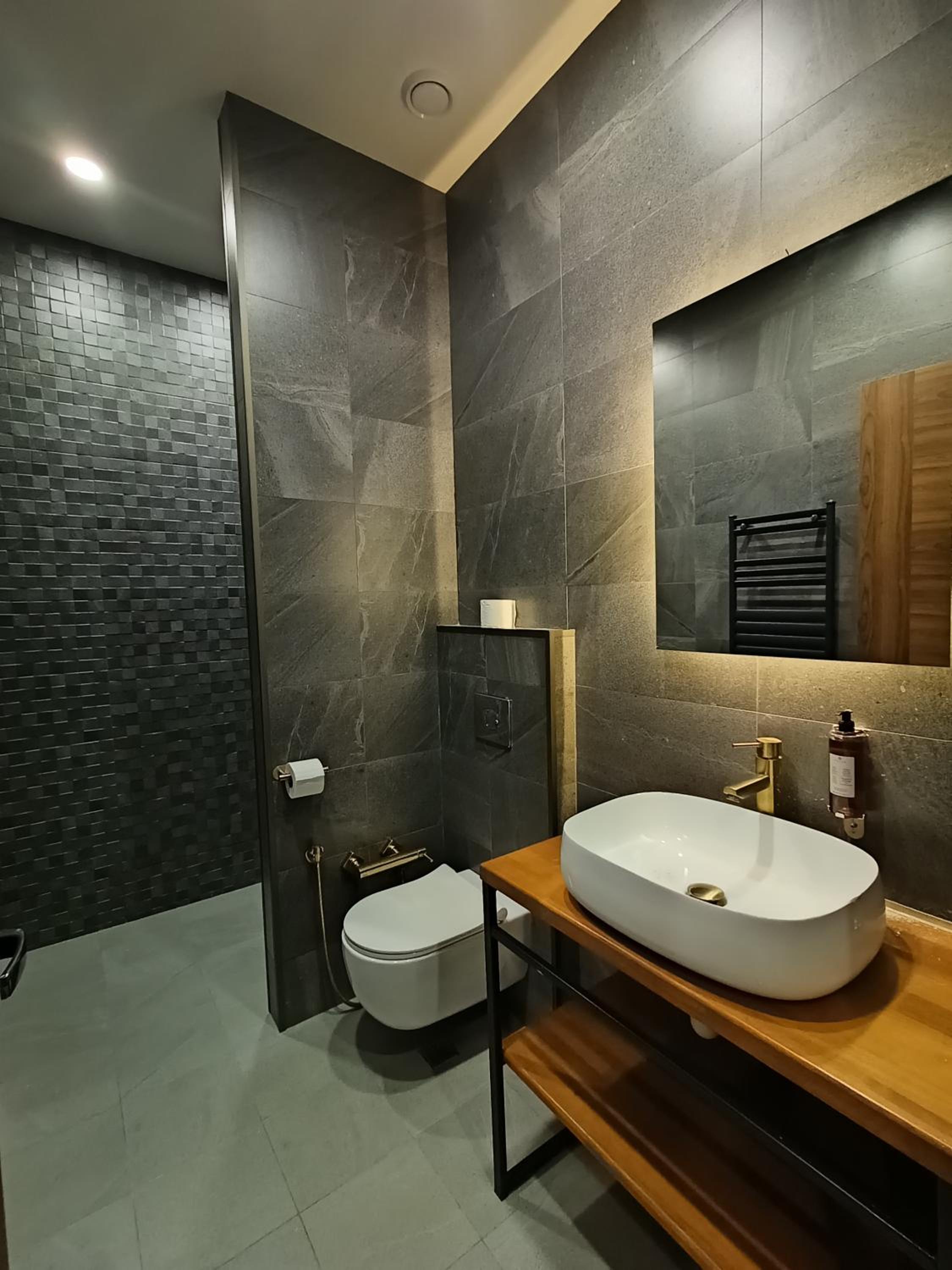 Deluxe King Room - Photo 4