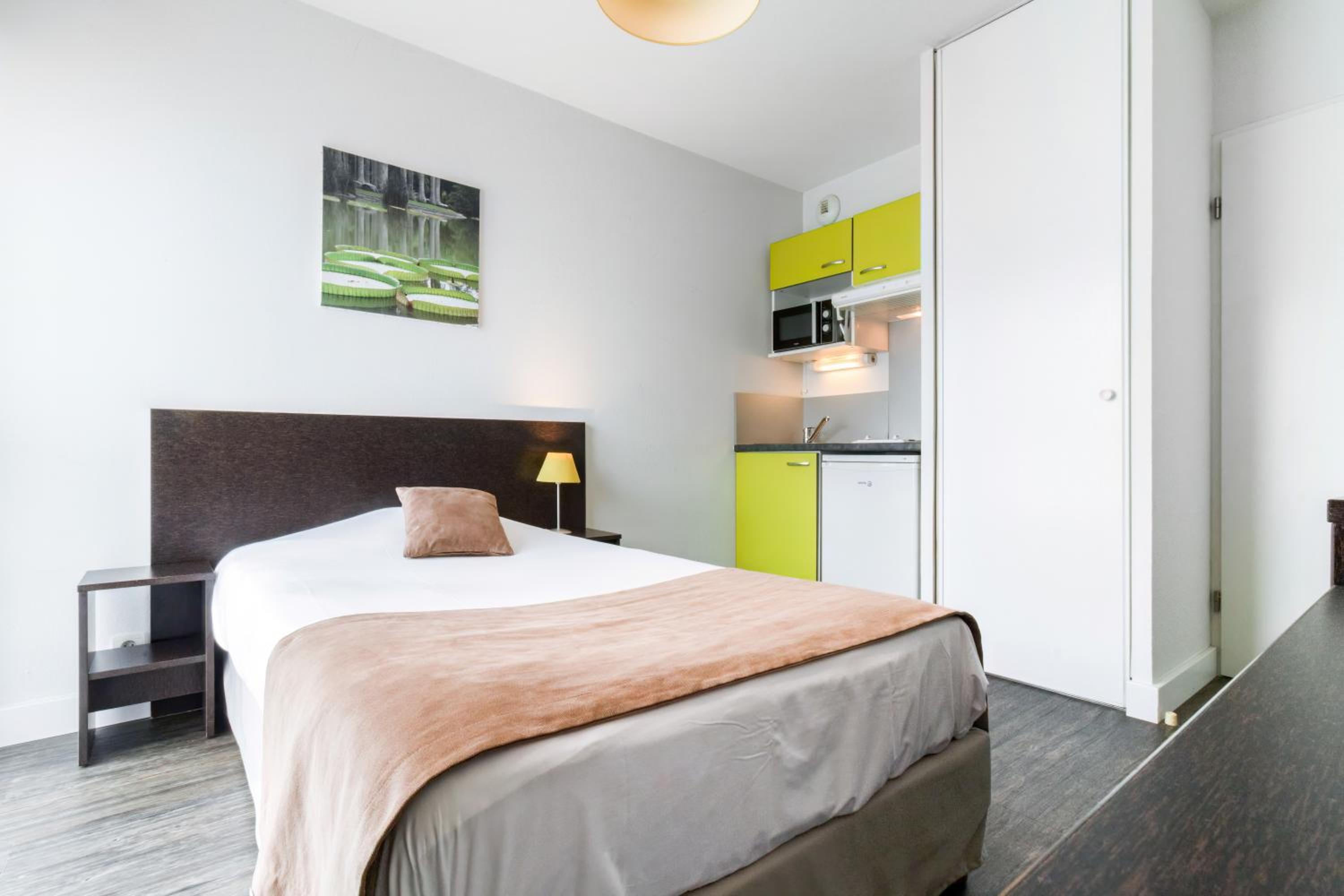 Studio (1 Adult) with Single Bed - Photo 5