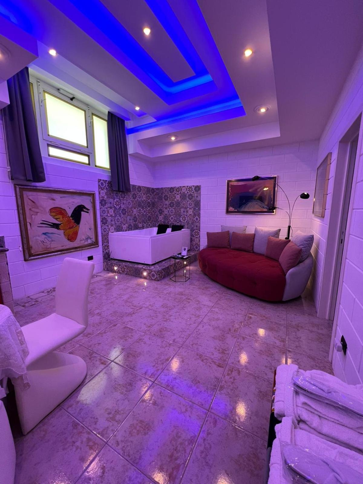 Queen Suite with Spa Bath - Photo 1