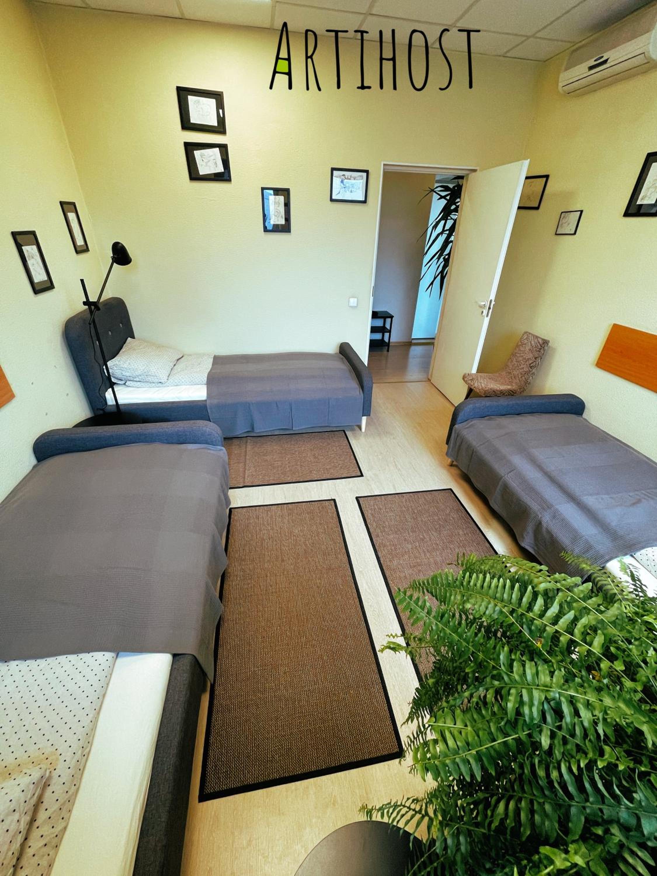 Single Bed in Dormitory Room photo 1