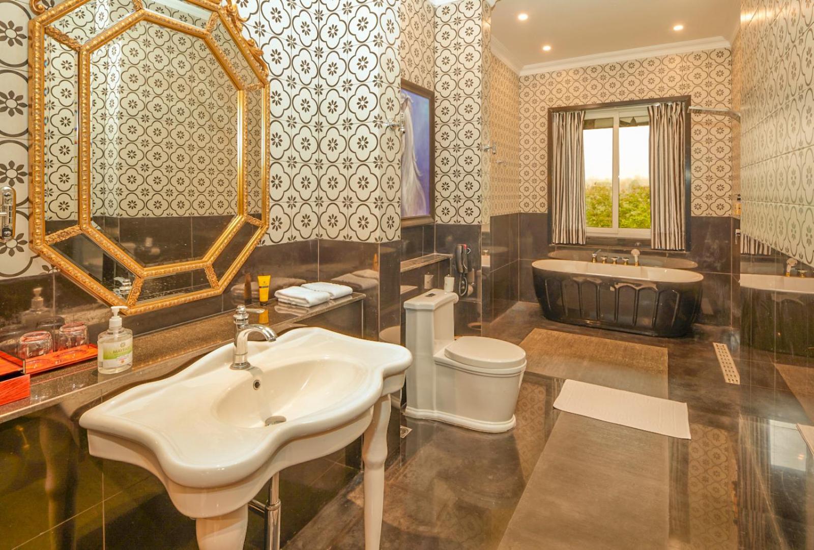 JUNGLE VIEW ROOMS - 10% Discount on Foods & Soft Beverages* | 15% Discounts on Laundry Services* | INR 500 spa credit during your stay on selective Massage services. TnC Apply.* | Free Minibar - 2 cans of soft Beverages (Once on Arrival) - Photo 3