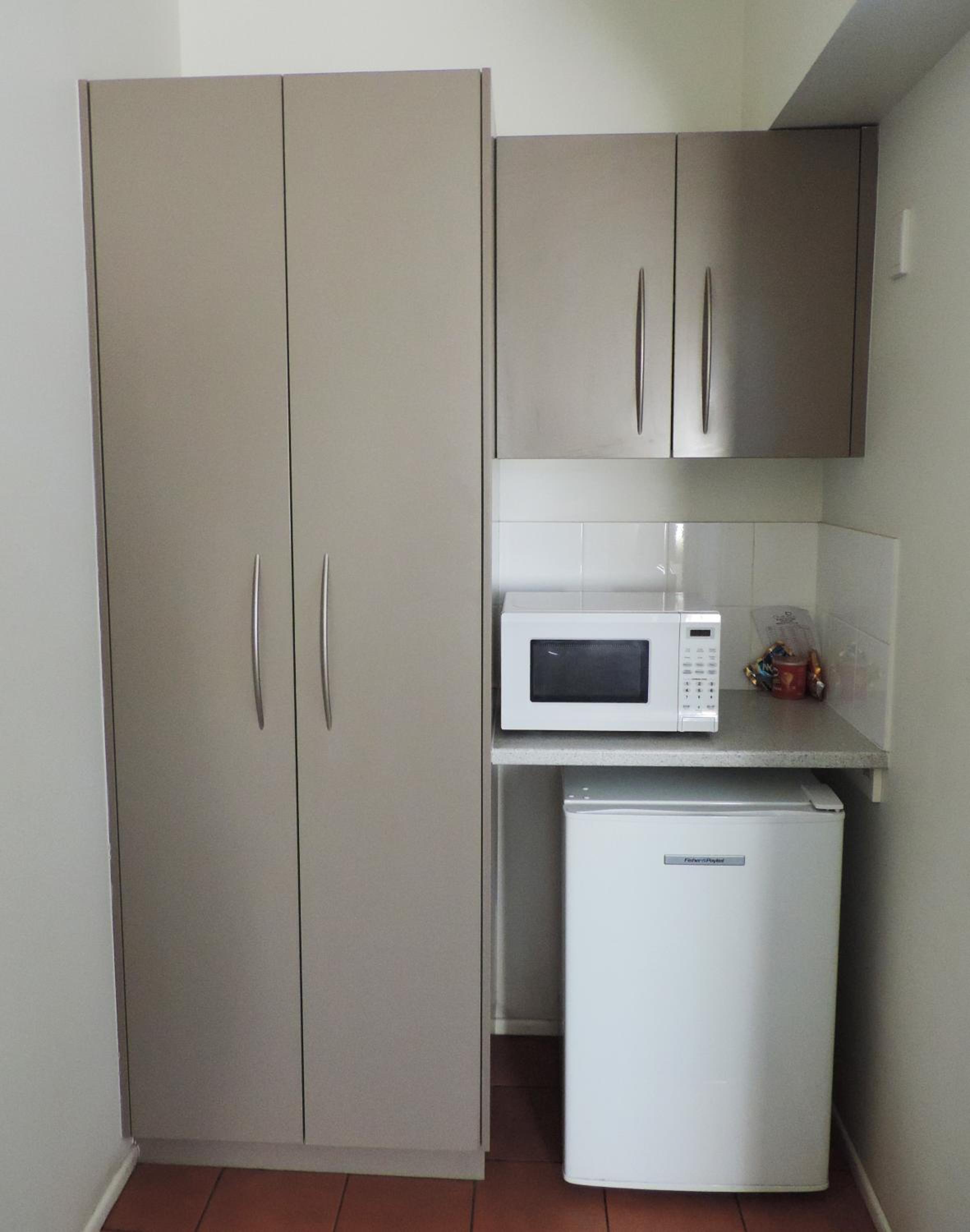 Standard Twin Room - Photo 3
