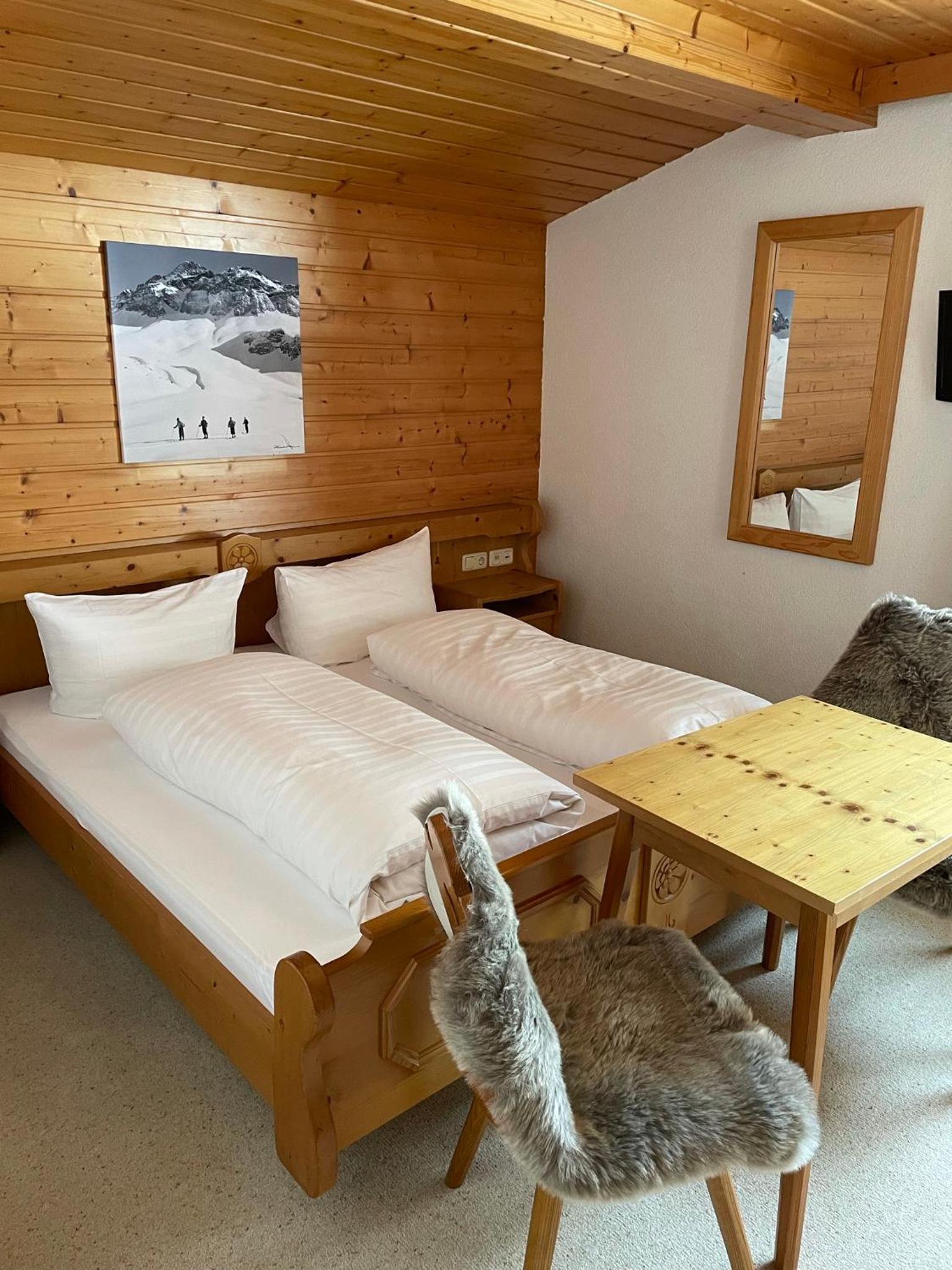 Two-Bedroom Apartment with Mountain View photo 1