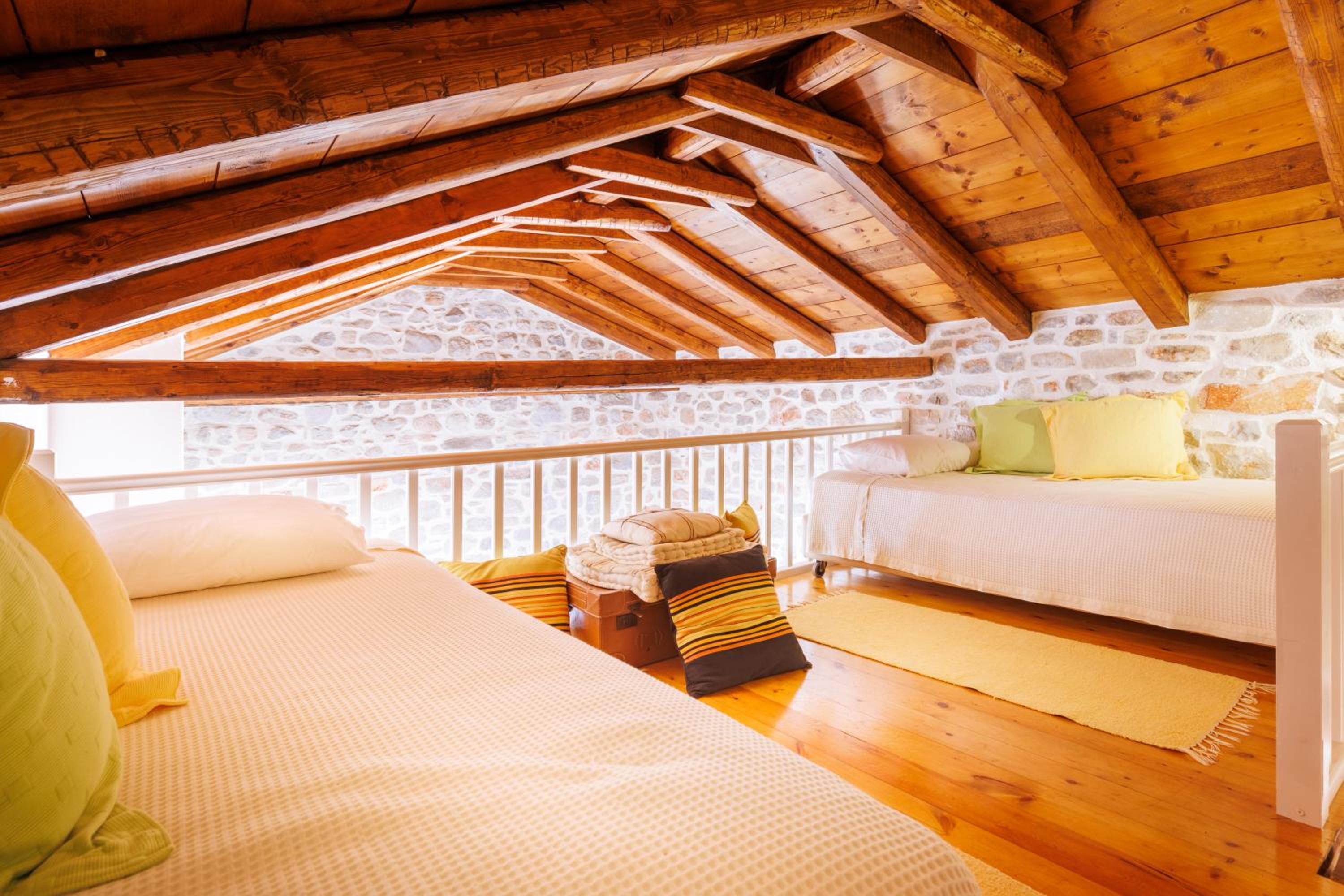 One-Bedroom Apartment (2 Adults + 2 Children) - Photo 3