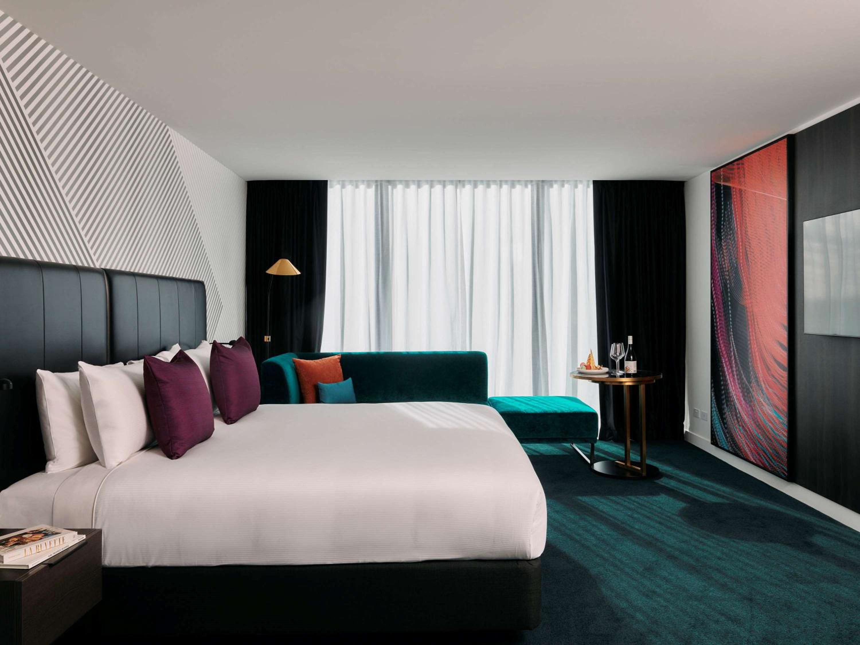 Deluxe King Room - Photo 3