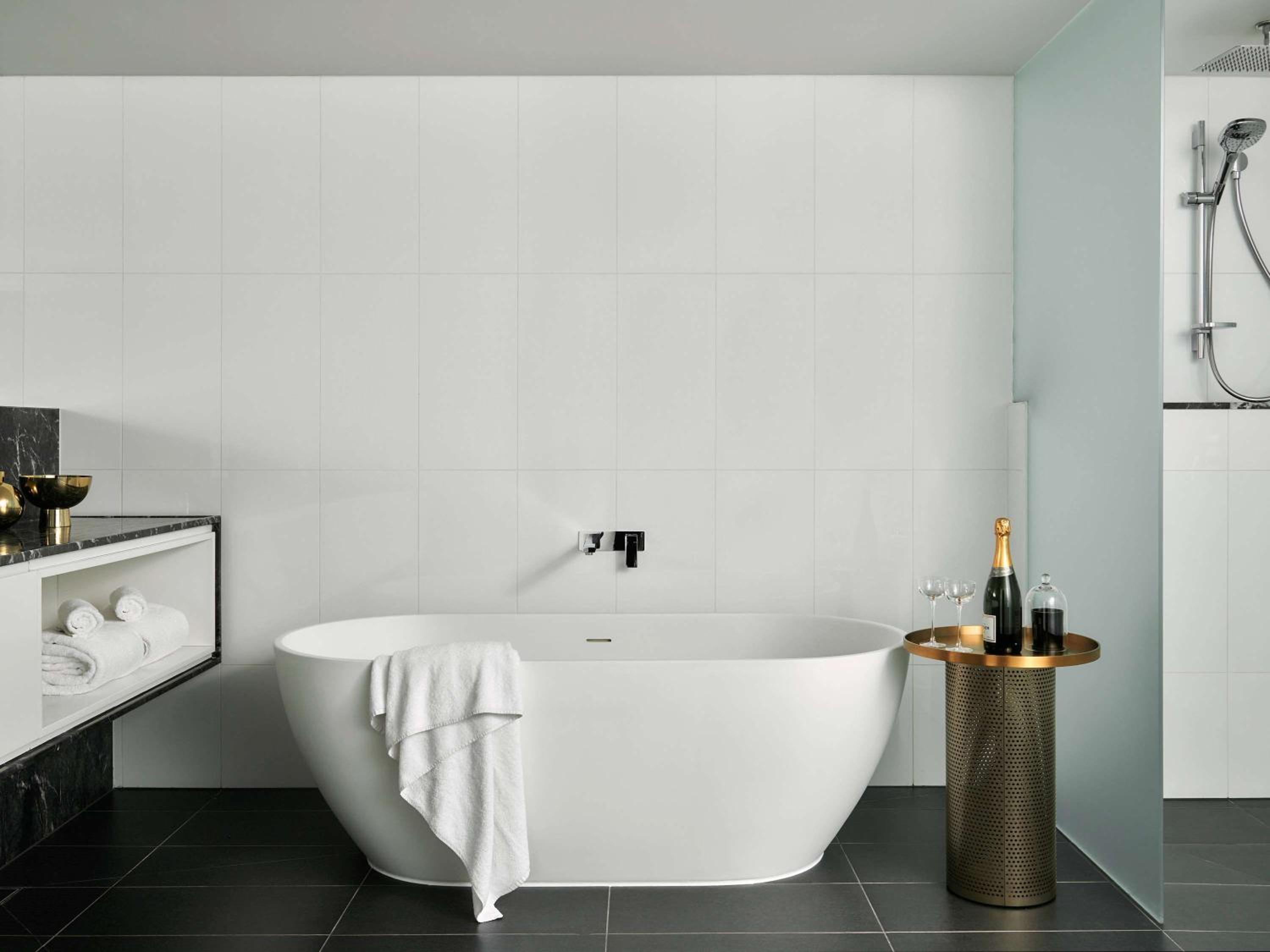 Superior King Suite - Photo 2