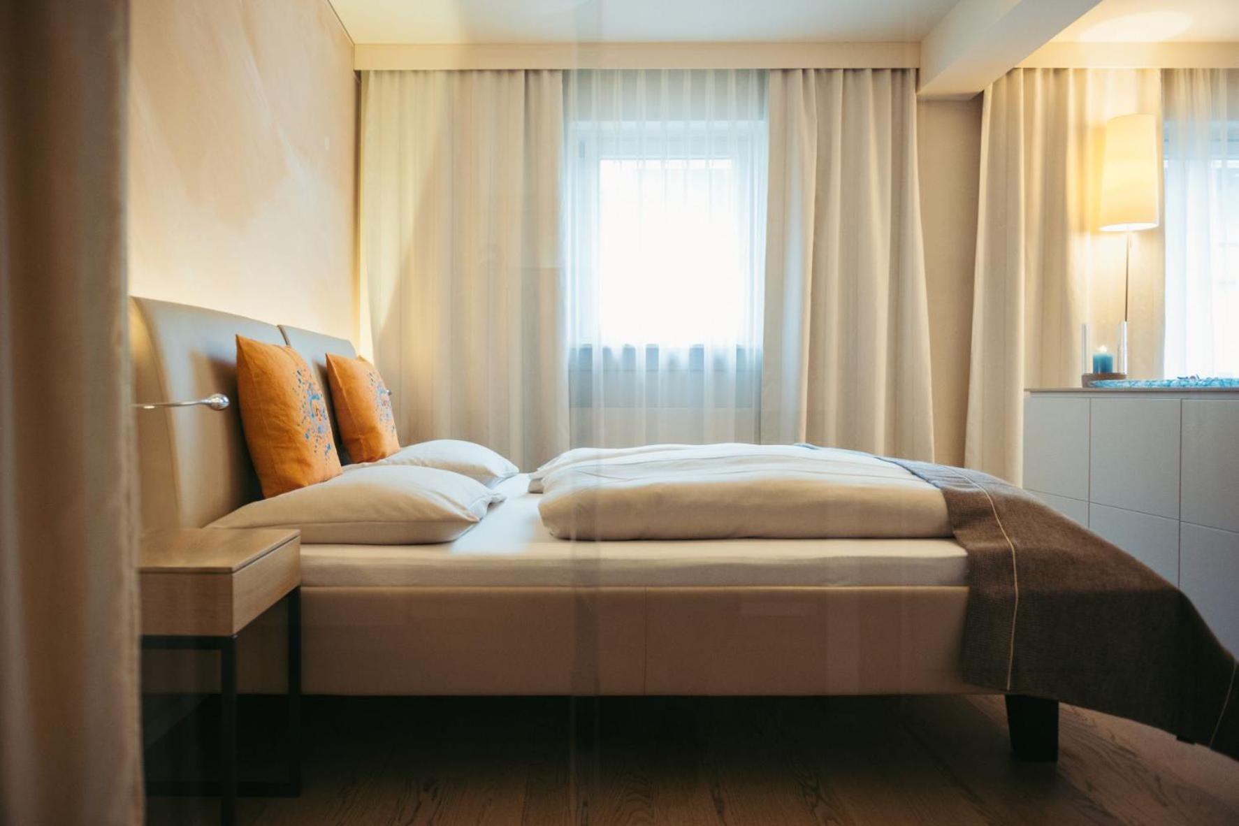 Double Room with Balcony - Photo 1