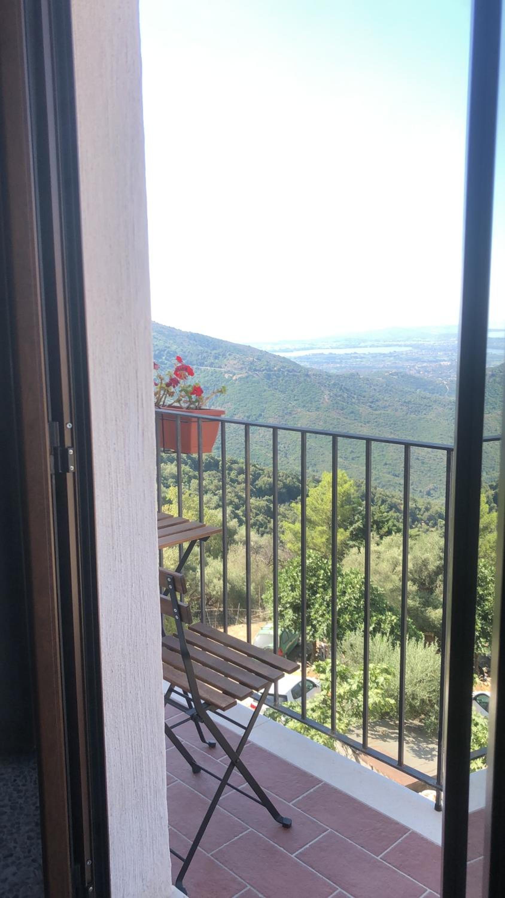 Double Room with Balcony - Photo 5
