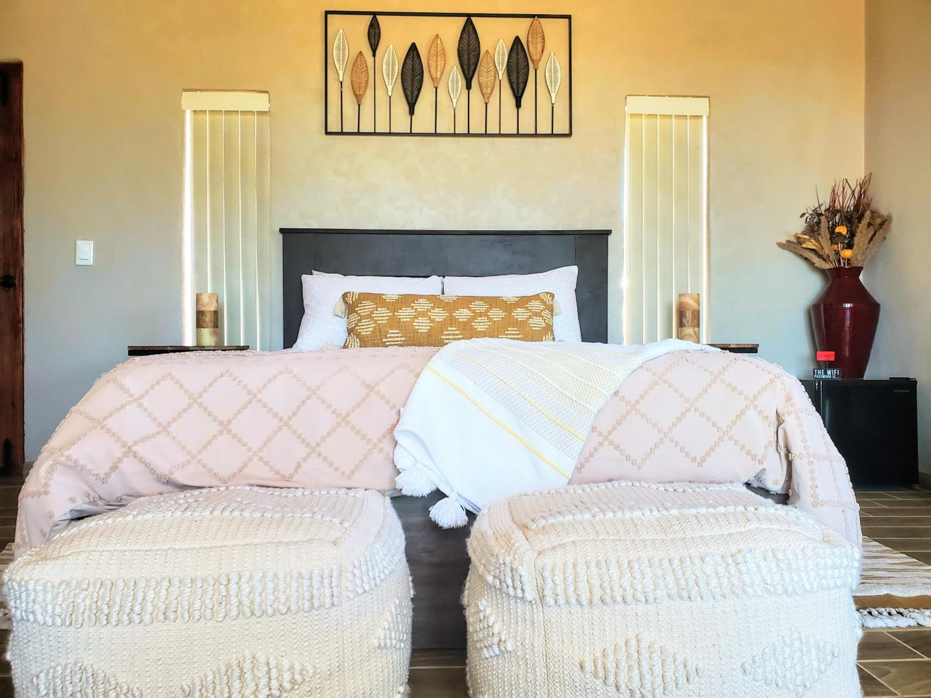 Deluxe Queen Room - Photo 7
