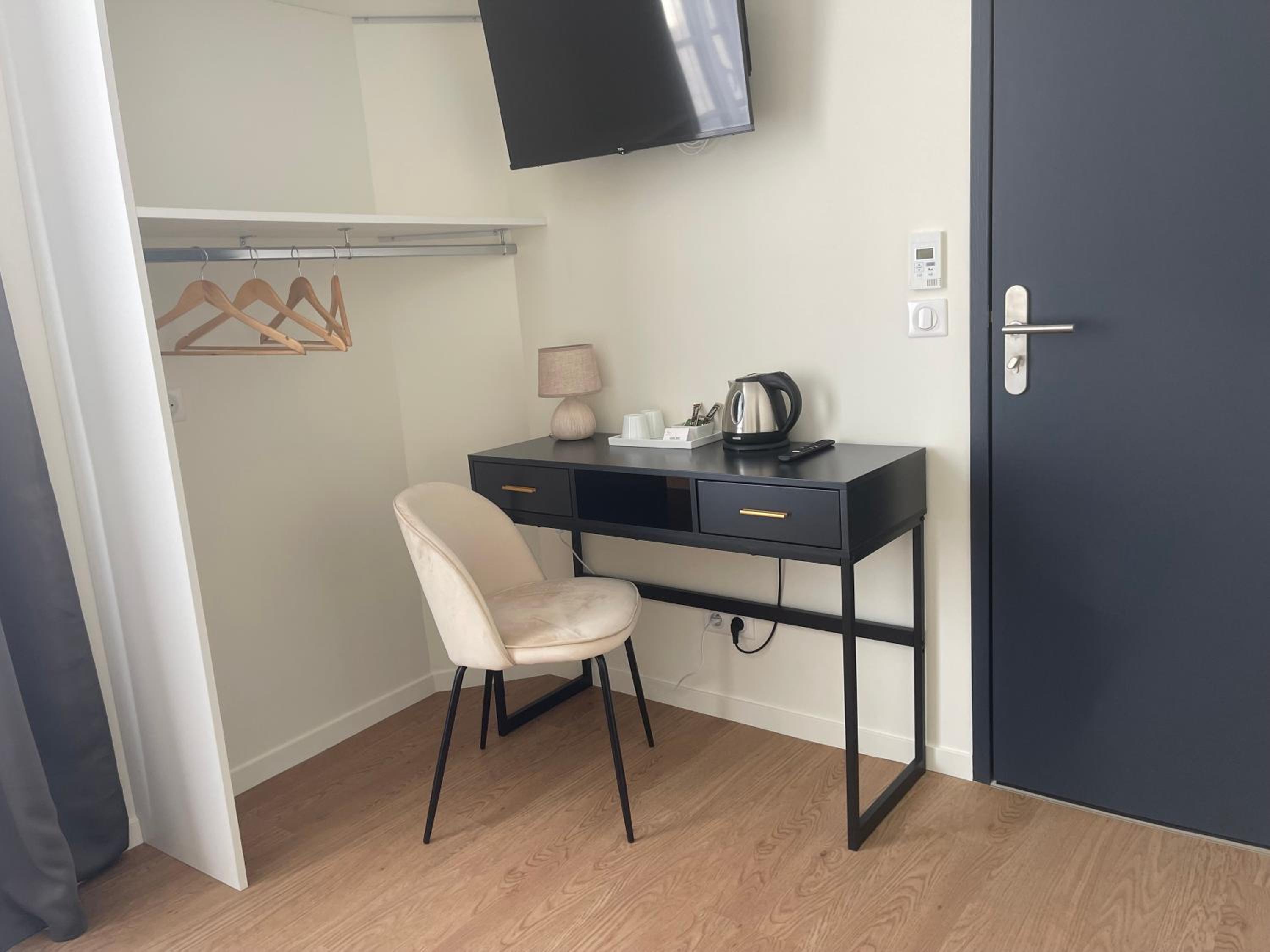Large Double Room photo 3
