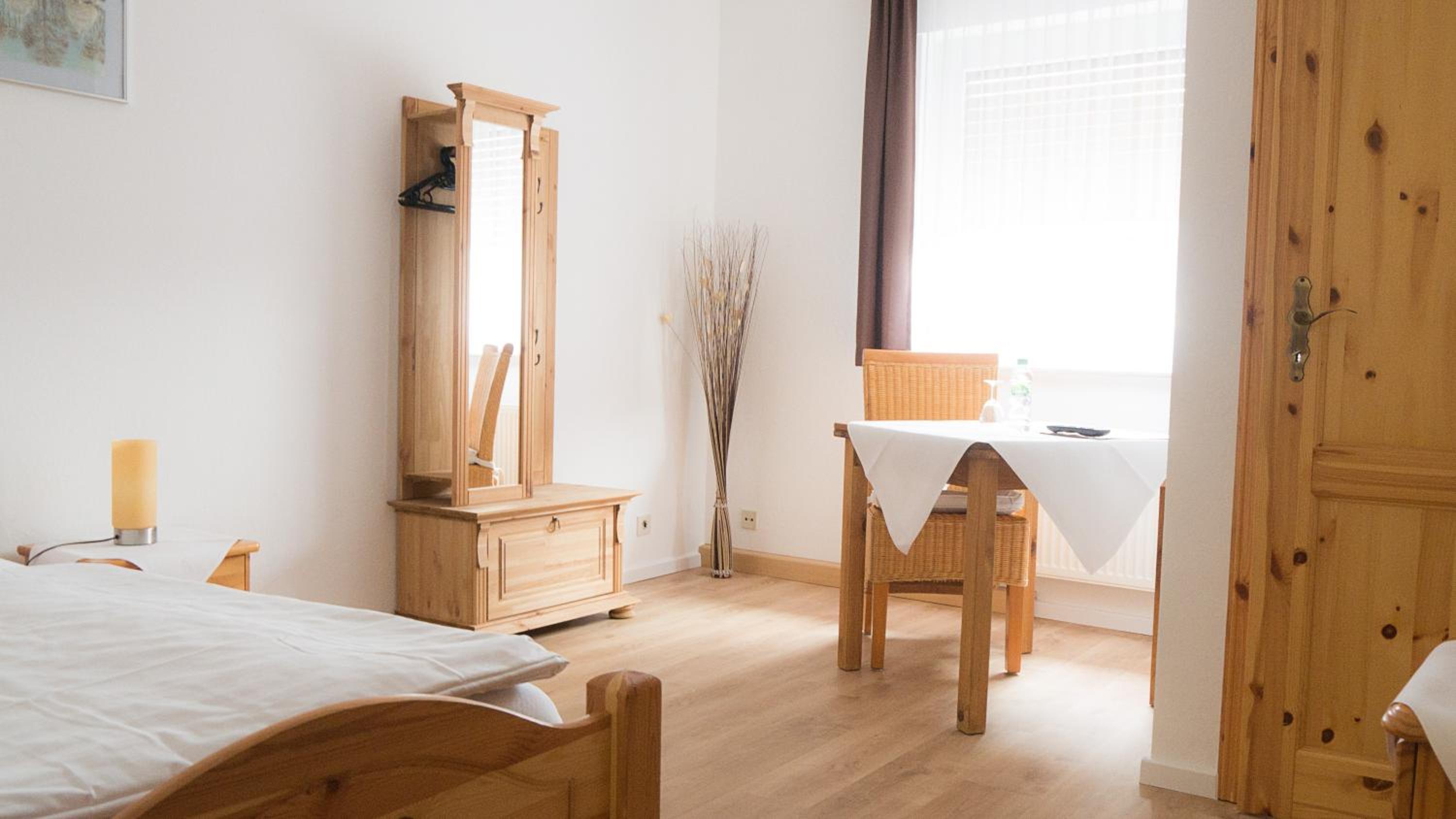 Single Room with Bathroom photo 2