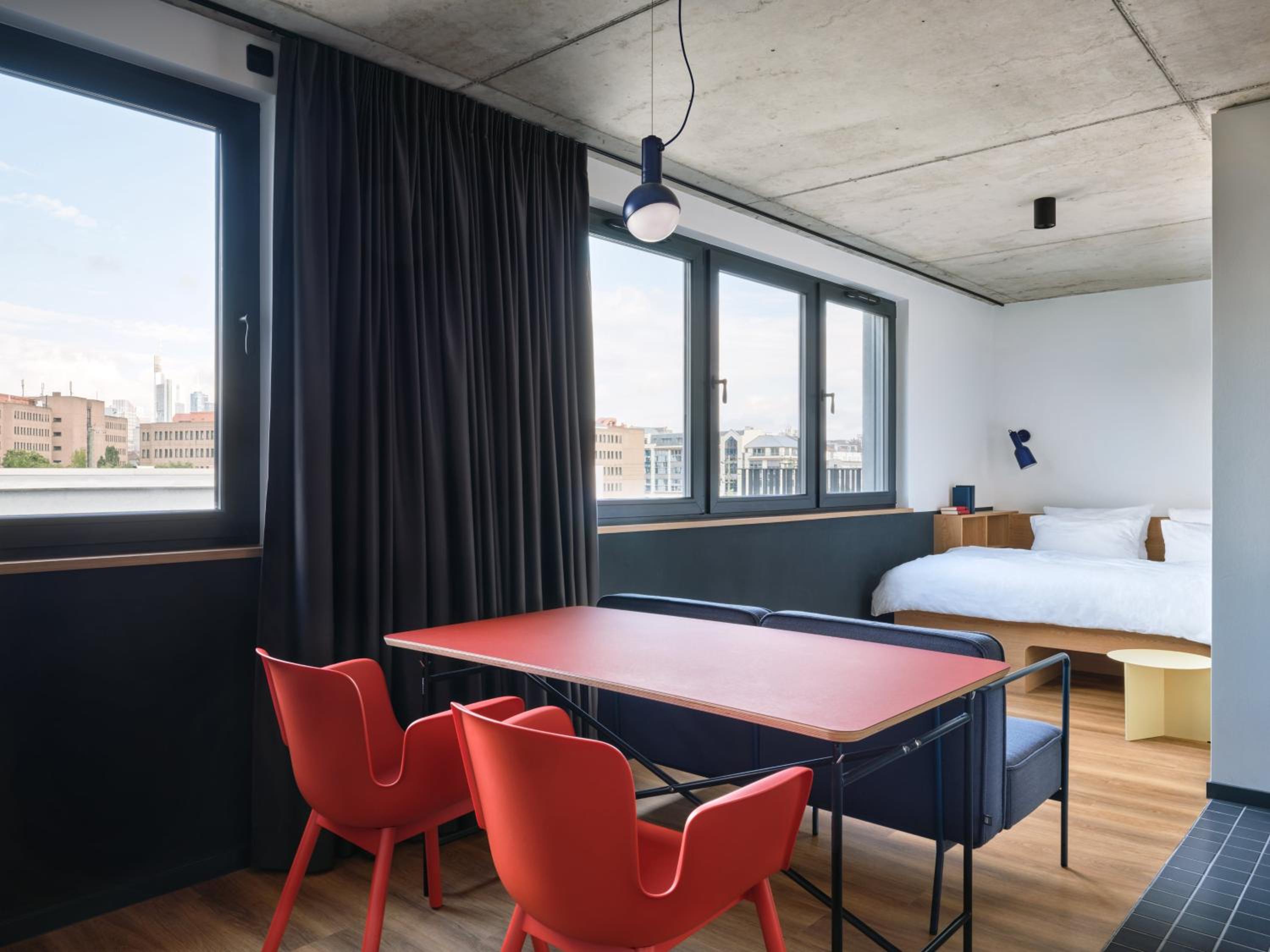 Design Apartment with King-Size-Bed