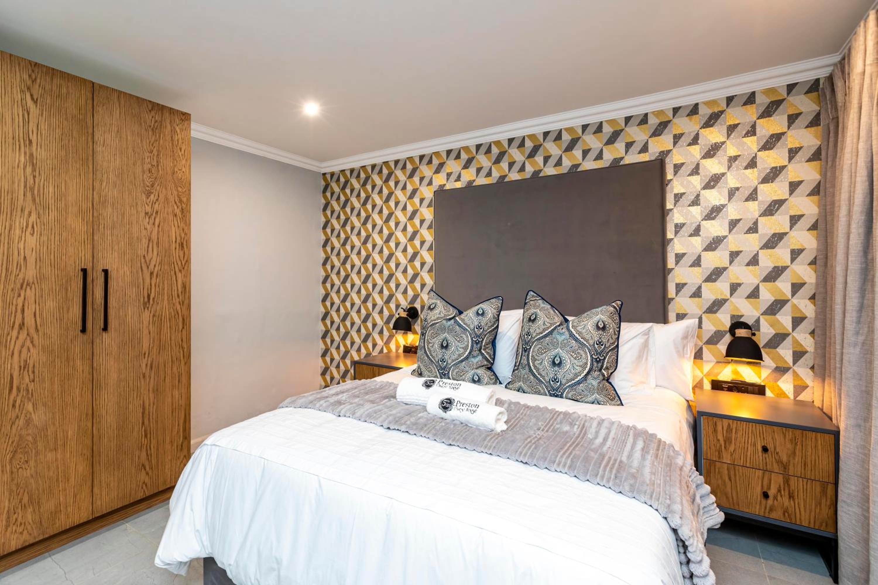 Queen Room photo 3