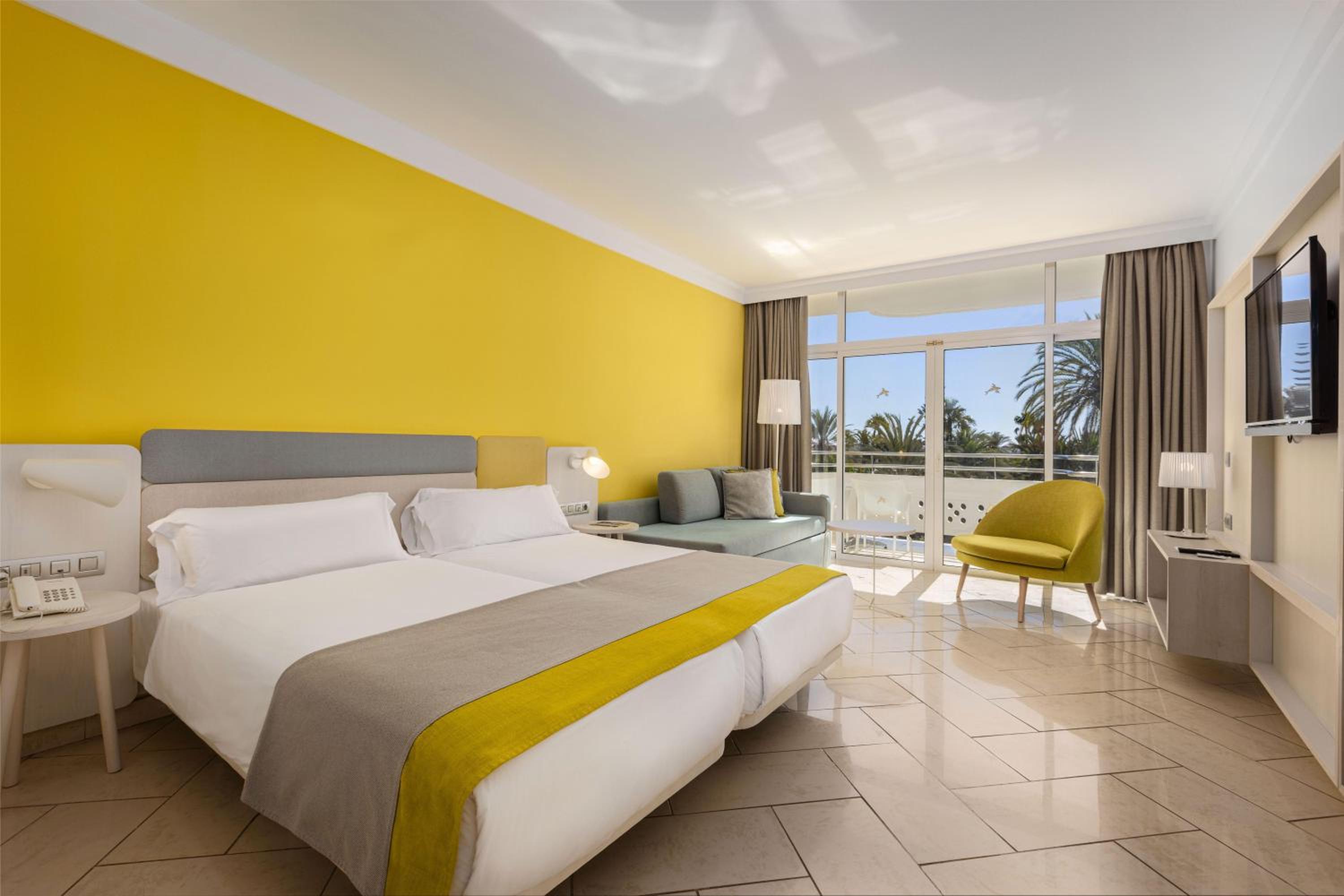 Standard Double Room with View - Photo 1