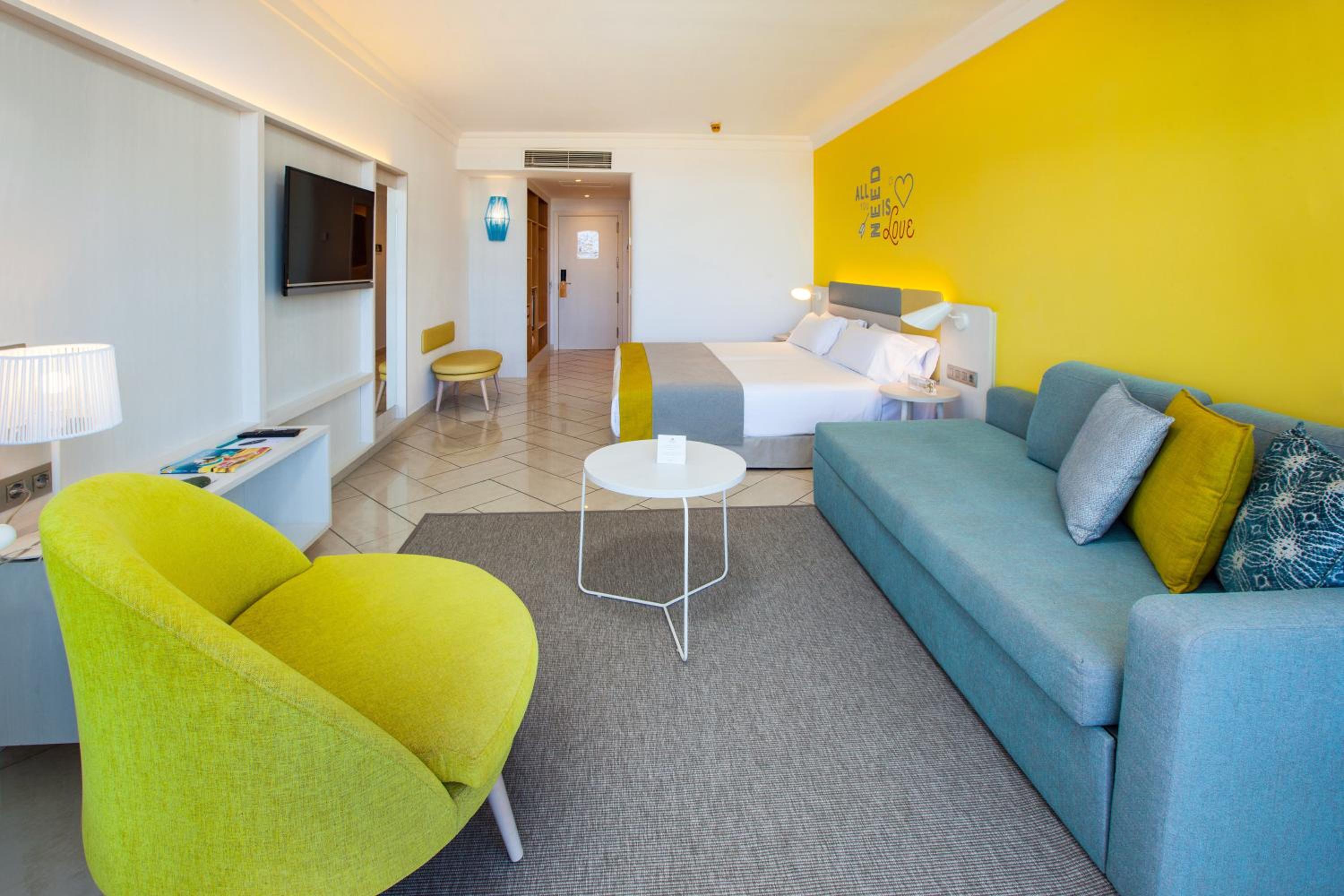 Standard Double Room with View - Photo 4
