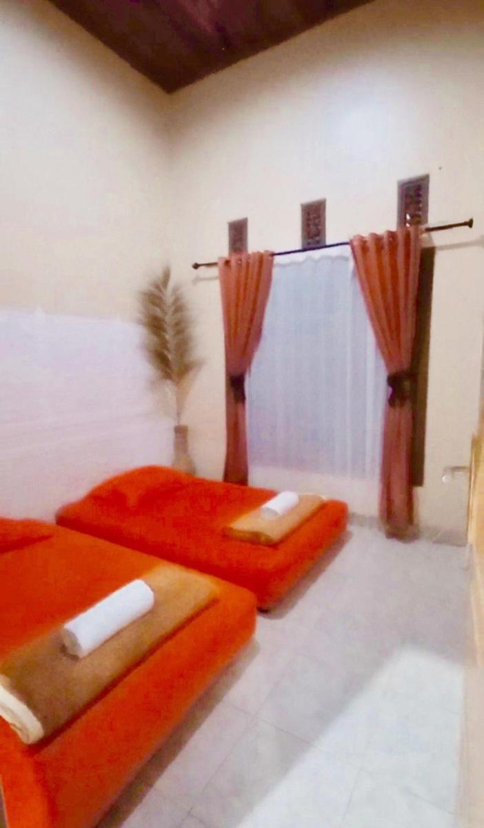 Budget Twin Room - Photo 4