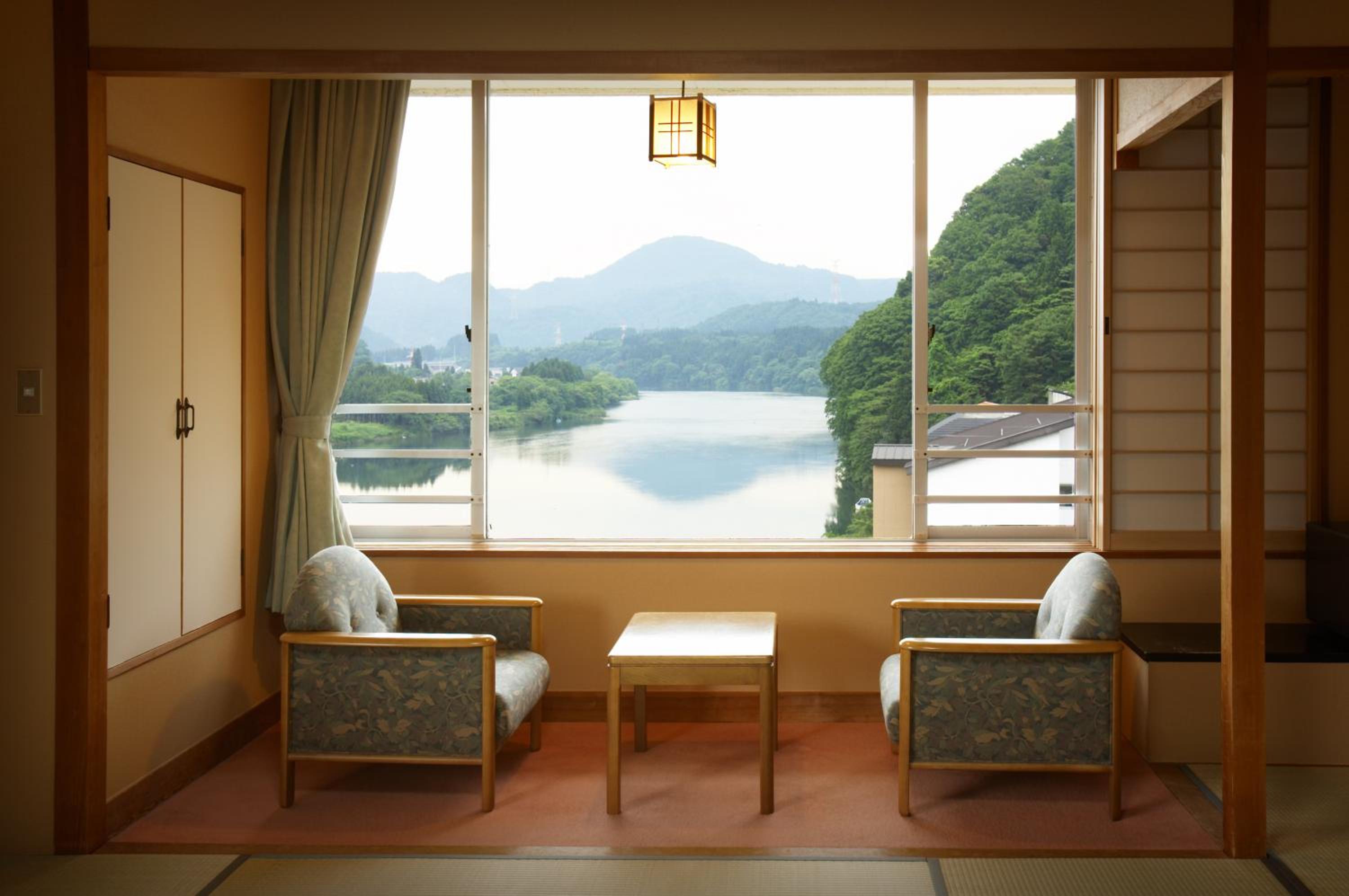 Japanese-Style Room With Shared Bathroom - Photo 4