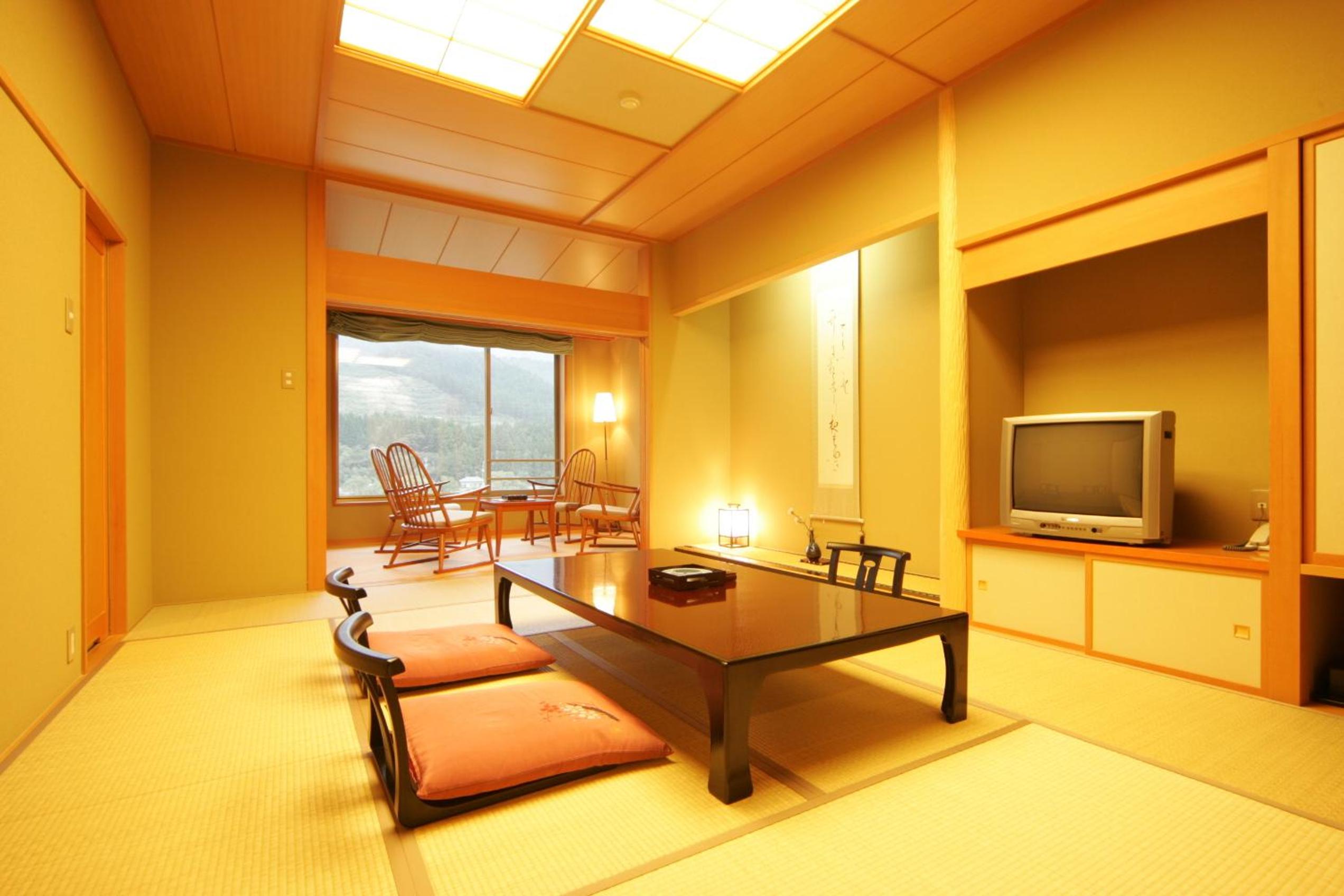 Japanese-Style Room With Shared Bathroom - Photo 5