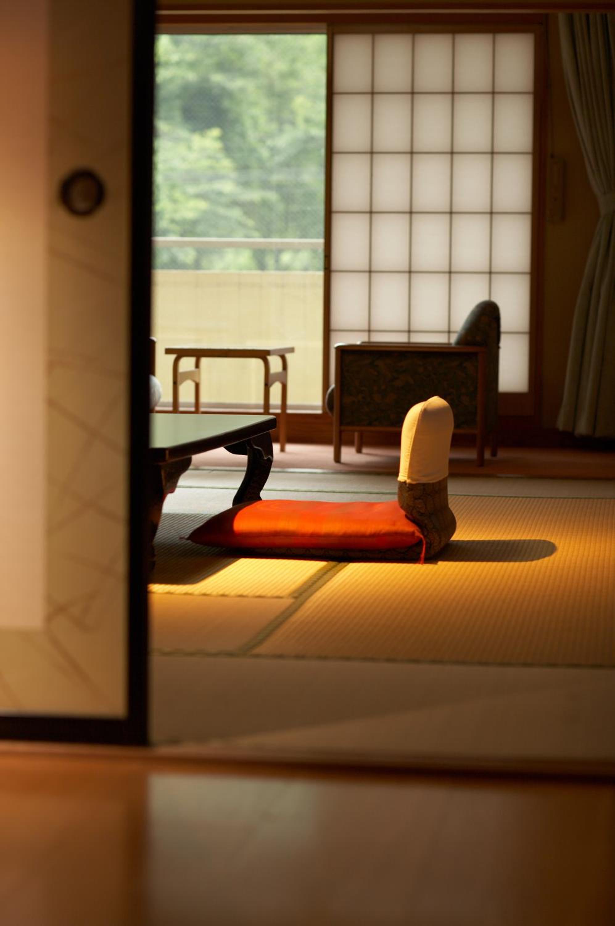 Japanese-Style Room With Shared Bathroom - Photo 6