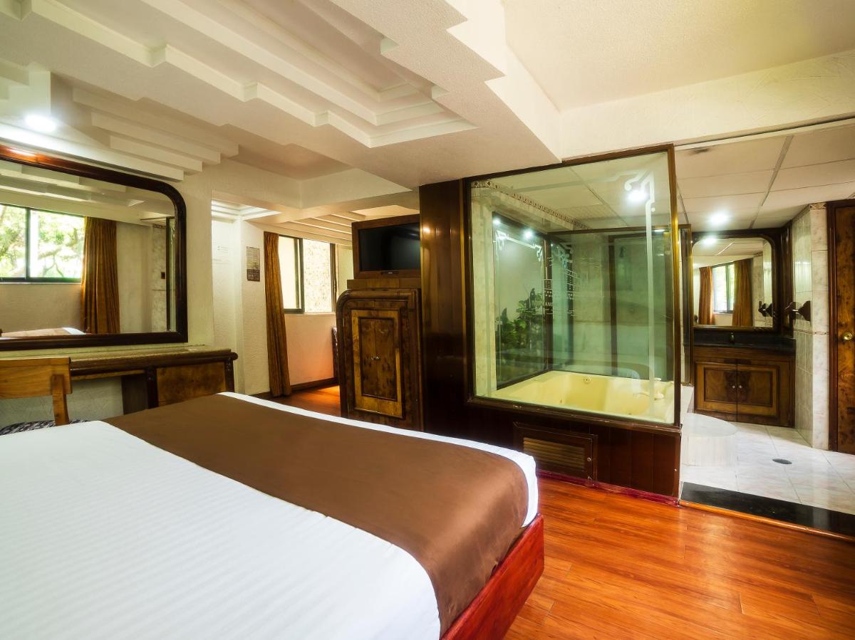 Deluxe Double Room with Bath photo 2