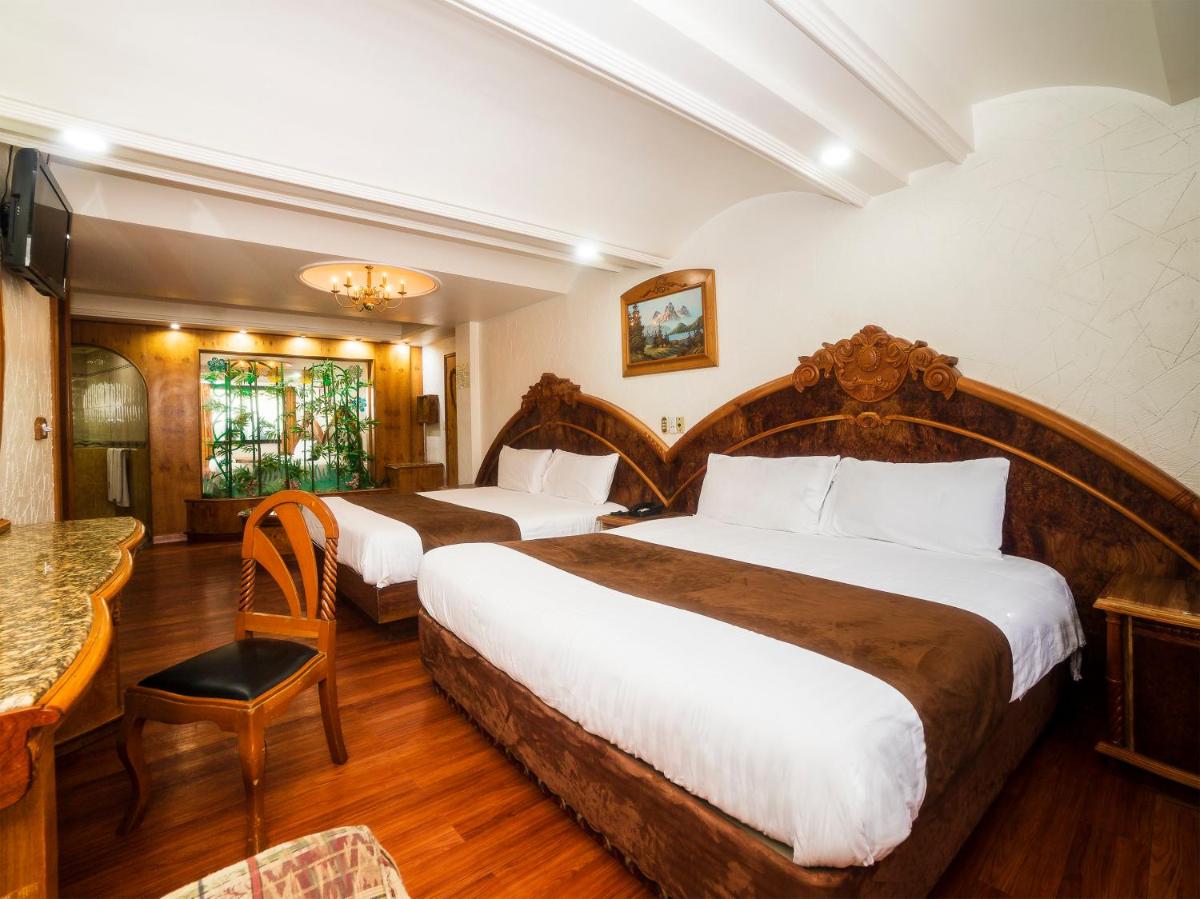 Double Room with Private Bathroom photo 2