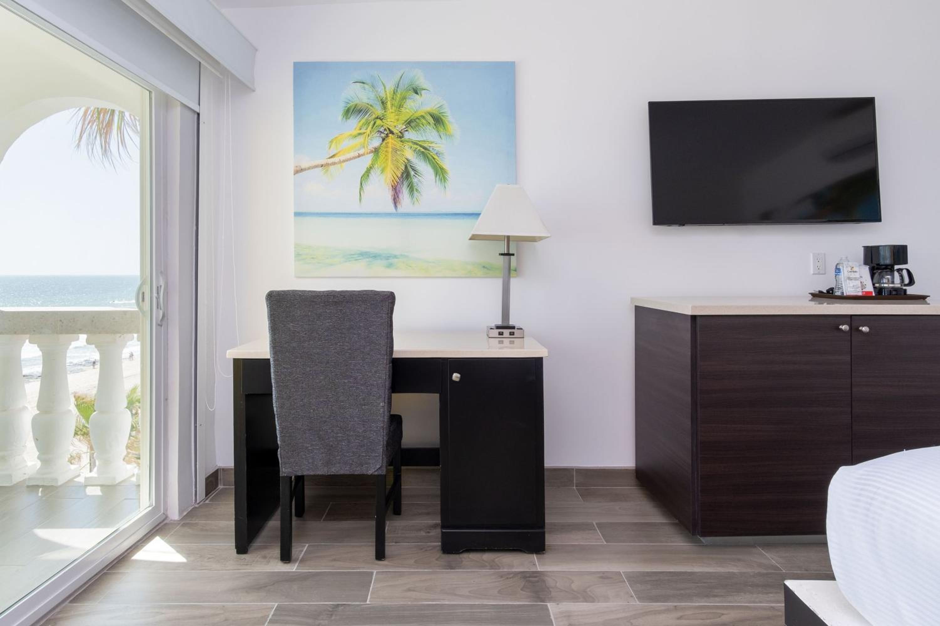 King Room with Sea View - Photo 5