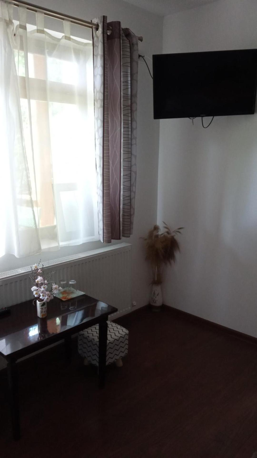 Deluxe Double Room (2 Adults + 1 Child) - Photo 2