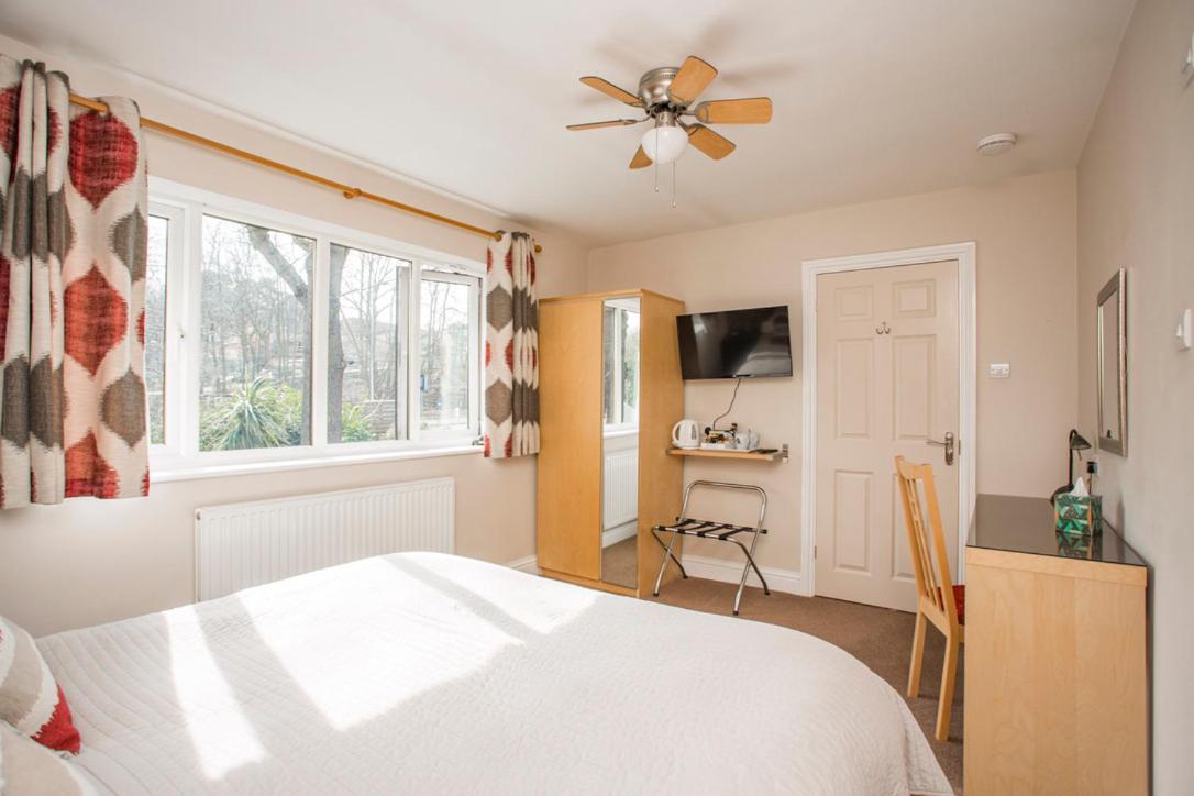 Double Room with Private Bathroom photo 2