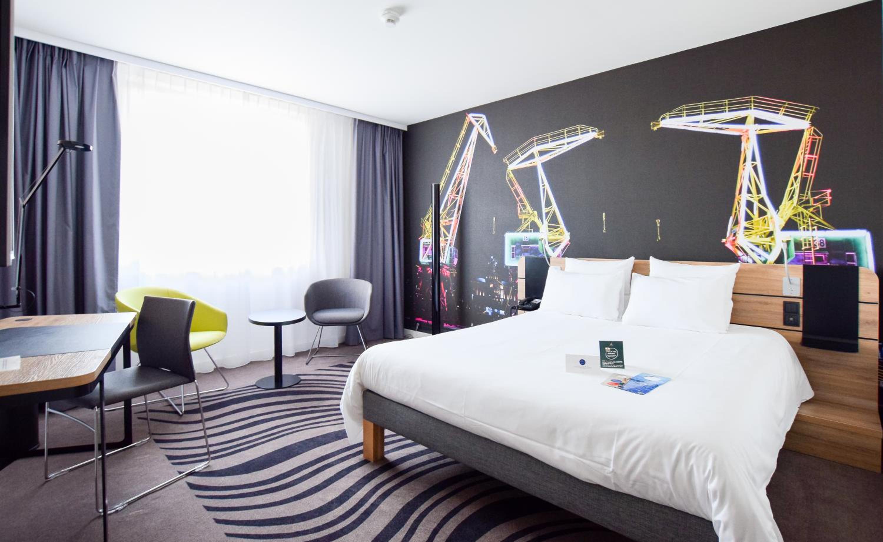 Suite with One Double Bed and Sofa Bed - Photo 5