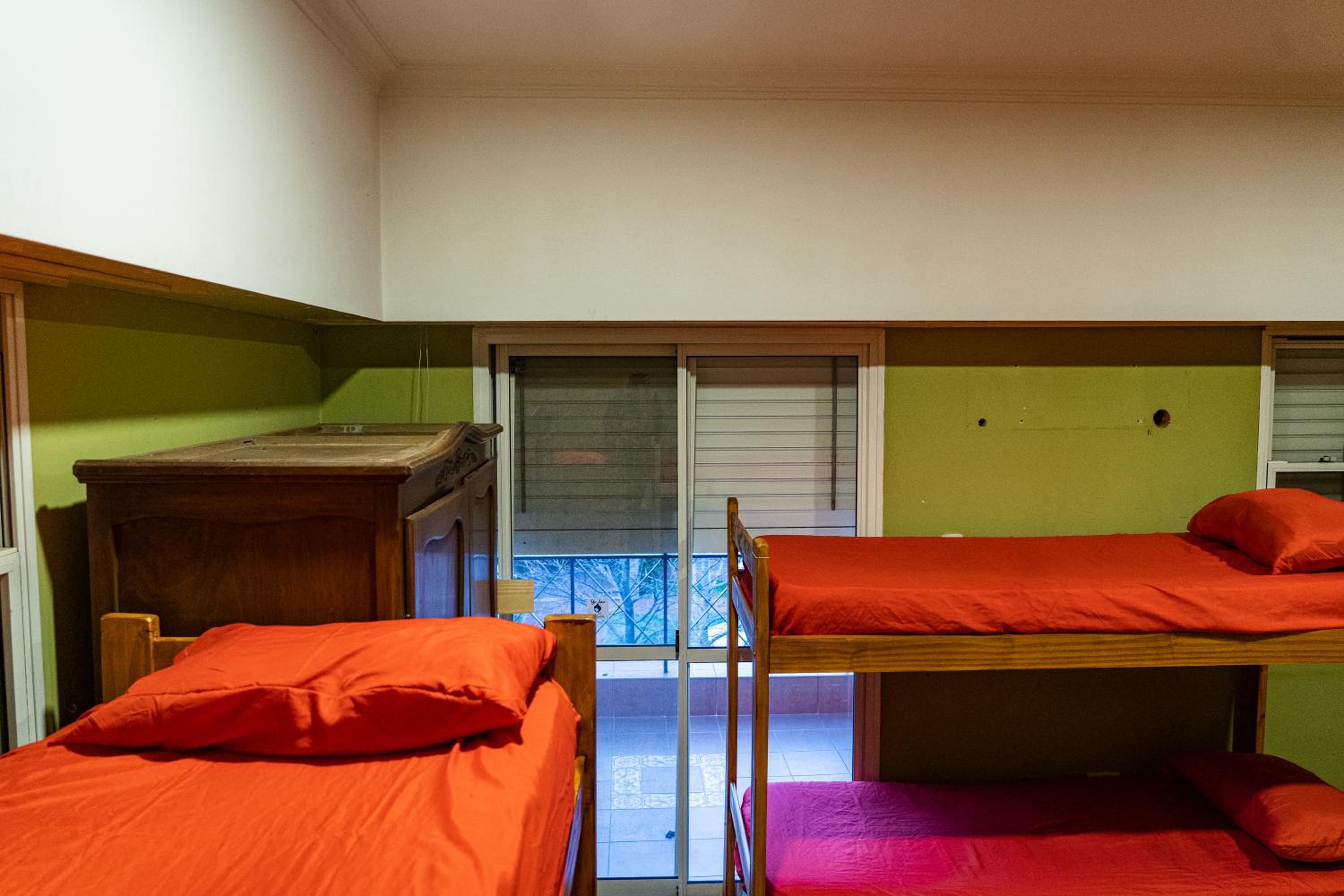 10-Bed Mixed Dormitory Room photo 1