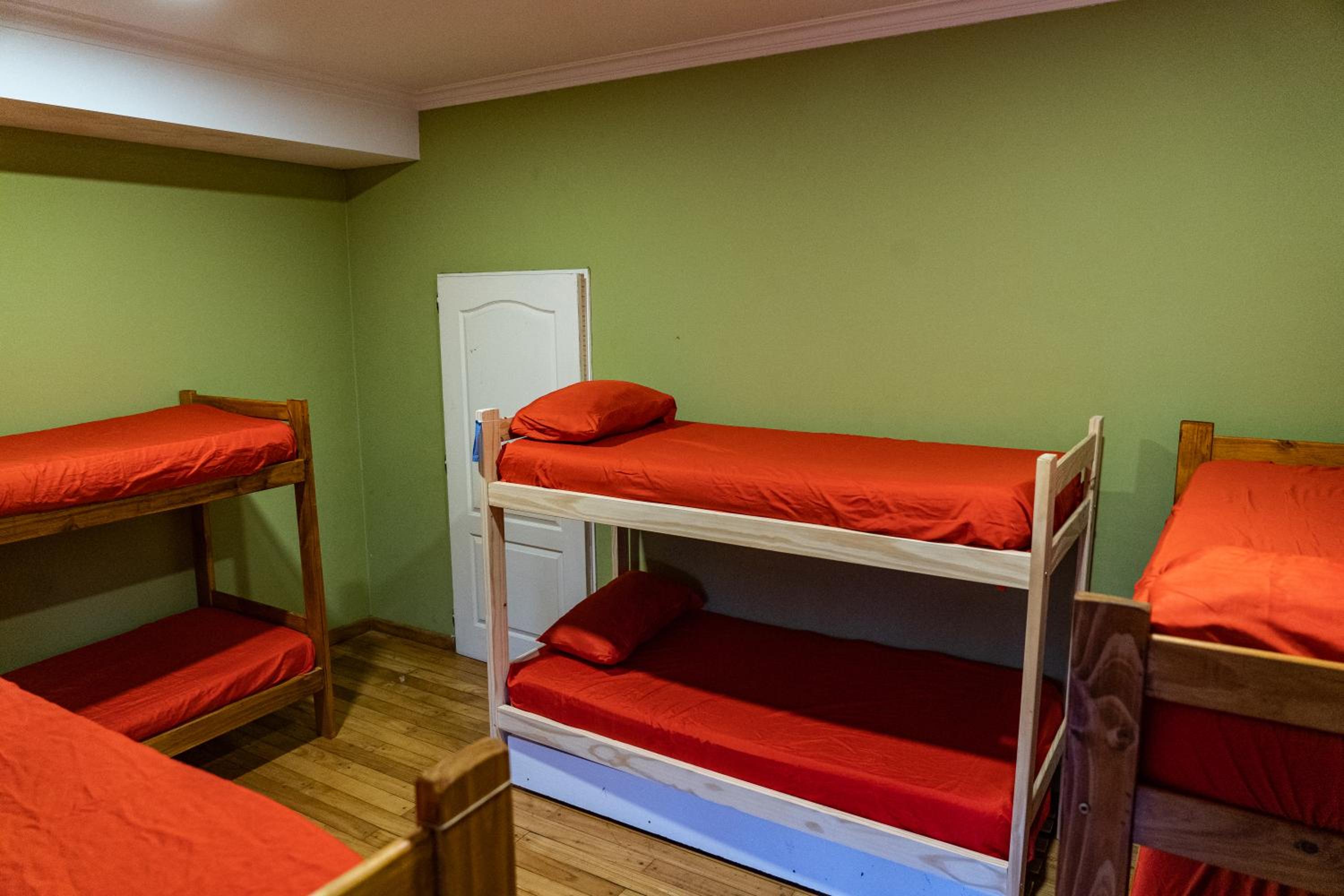 10-Bed Mixed Dormitory Room photo 2