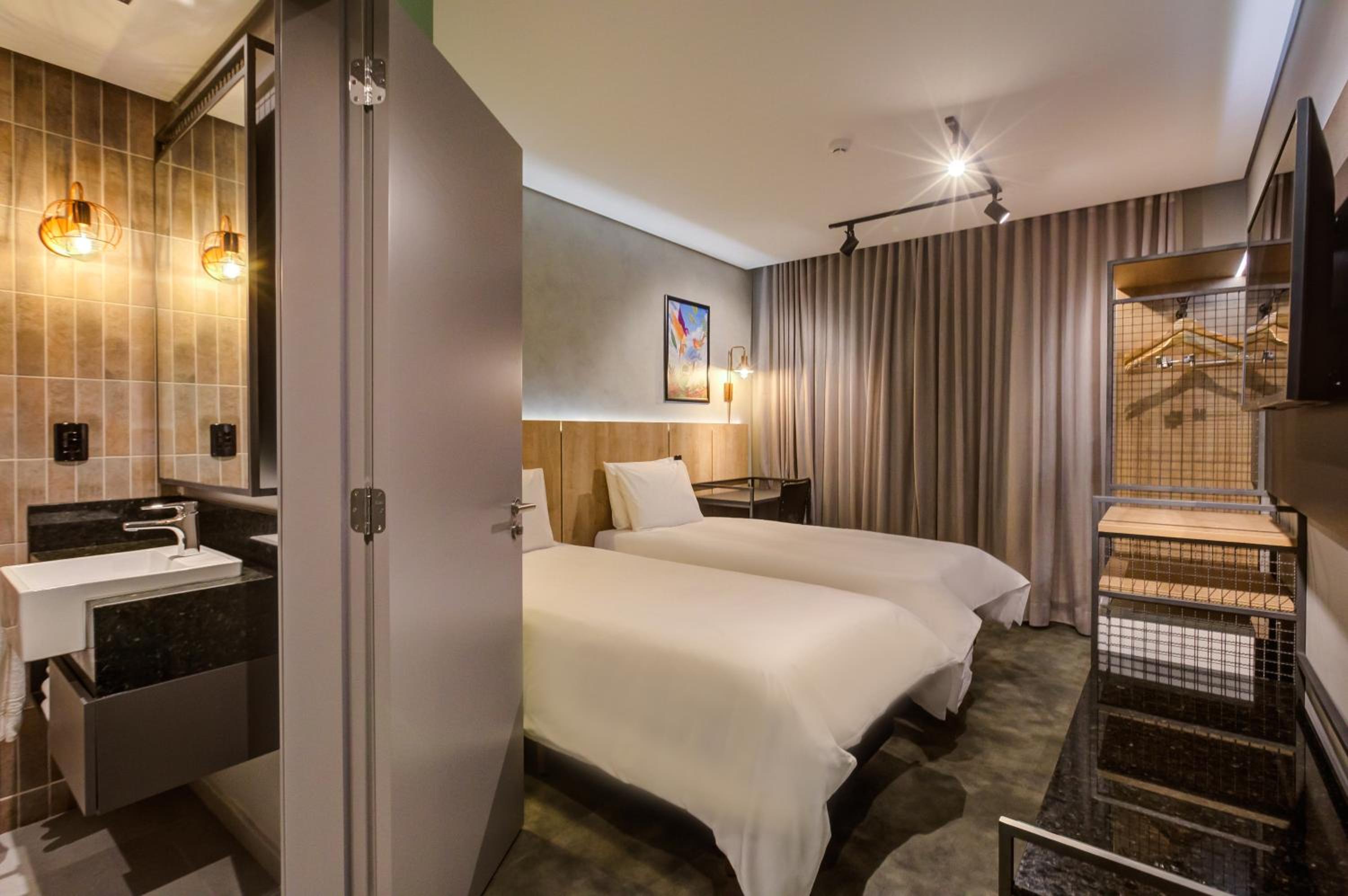 Deluxe Twin Room - Photo 1