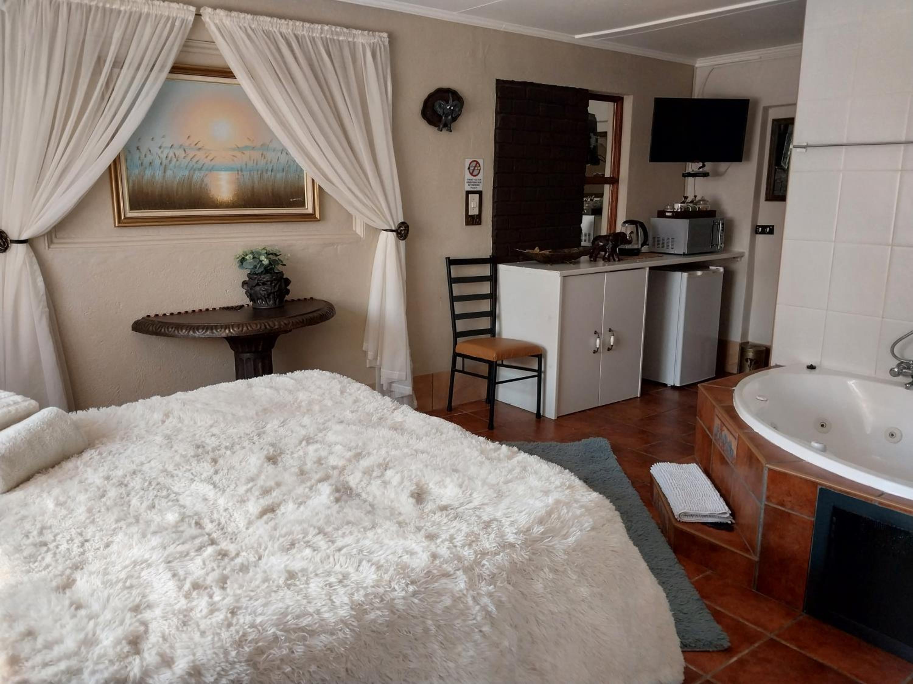 Queen Room - Photo 7