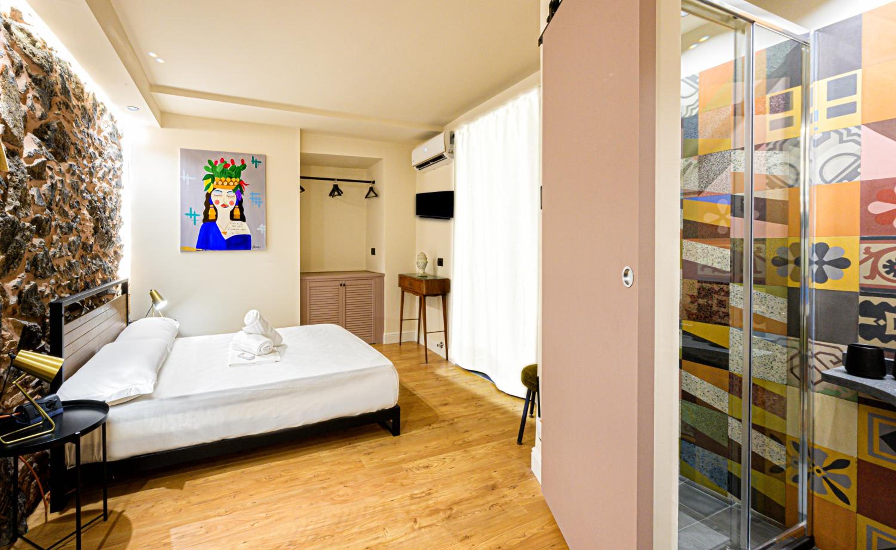 Double Room with Private Bathroom - Photo 1