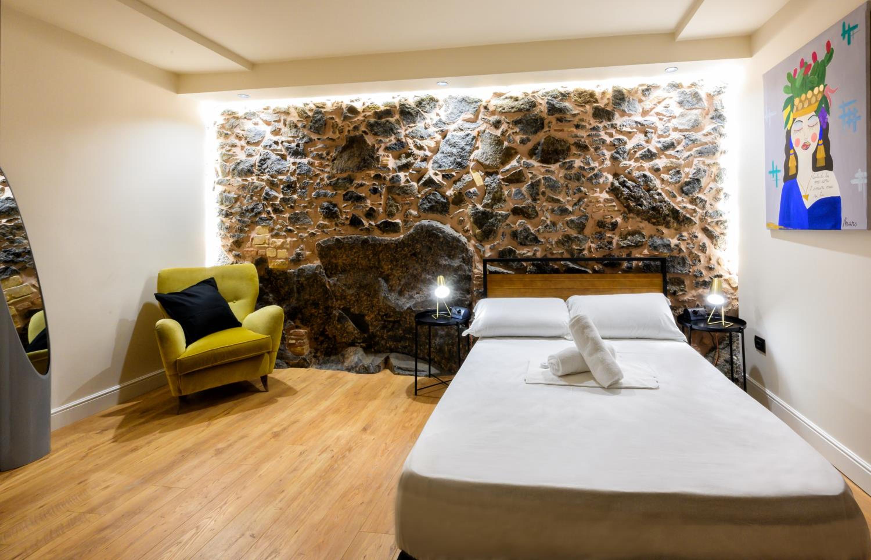 Double Room with Private Bathroom - Photo 2