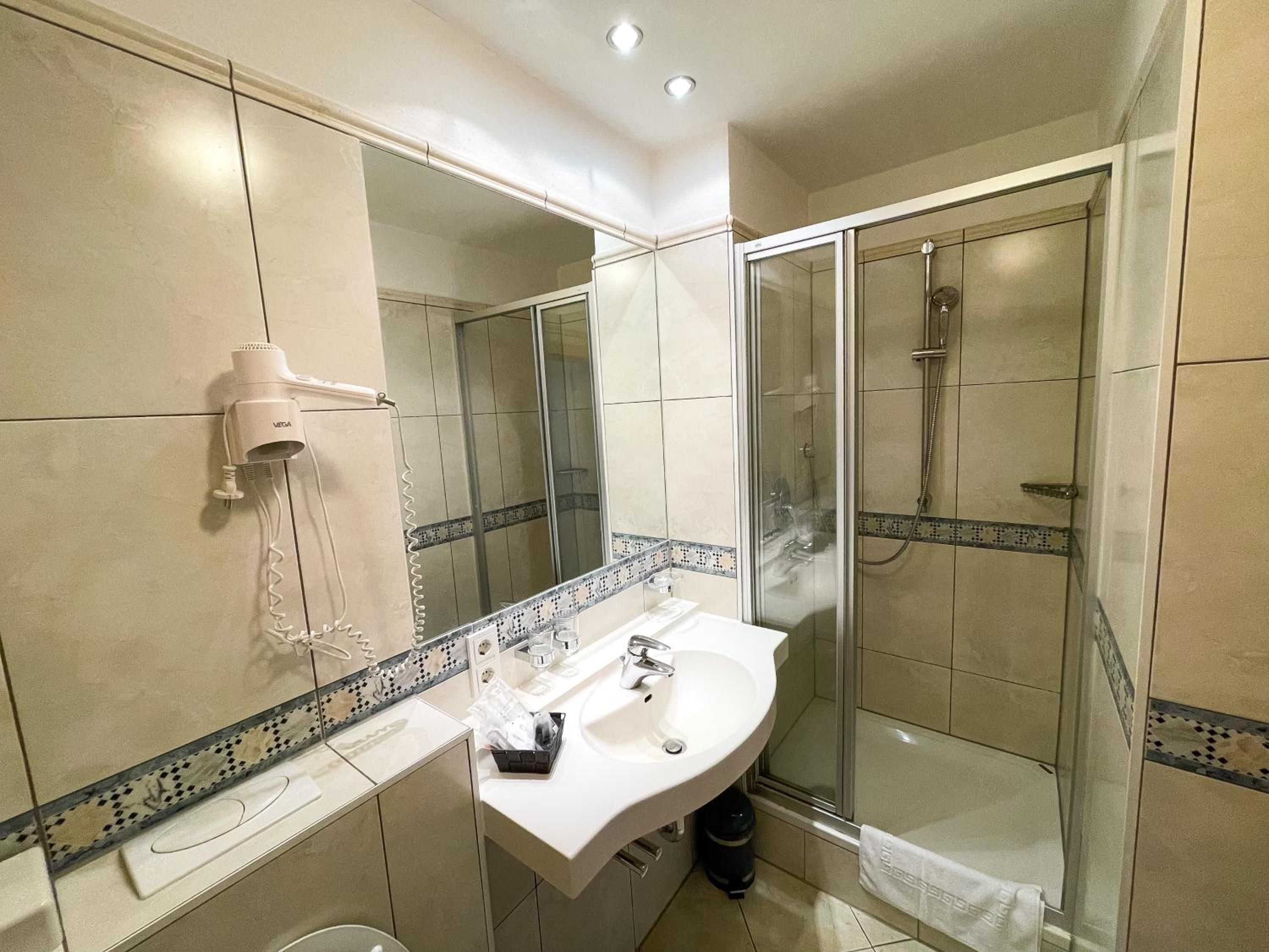 Standard Single Room with Shower, photo 7