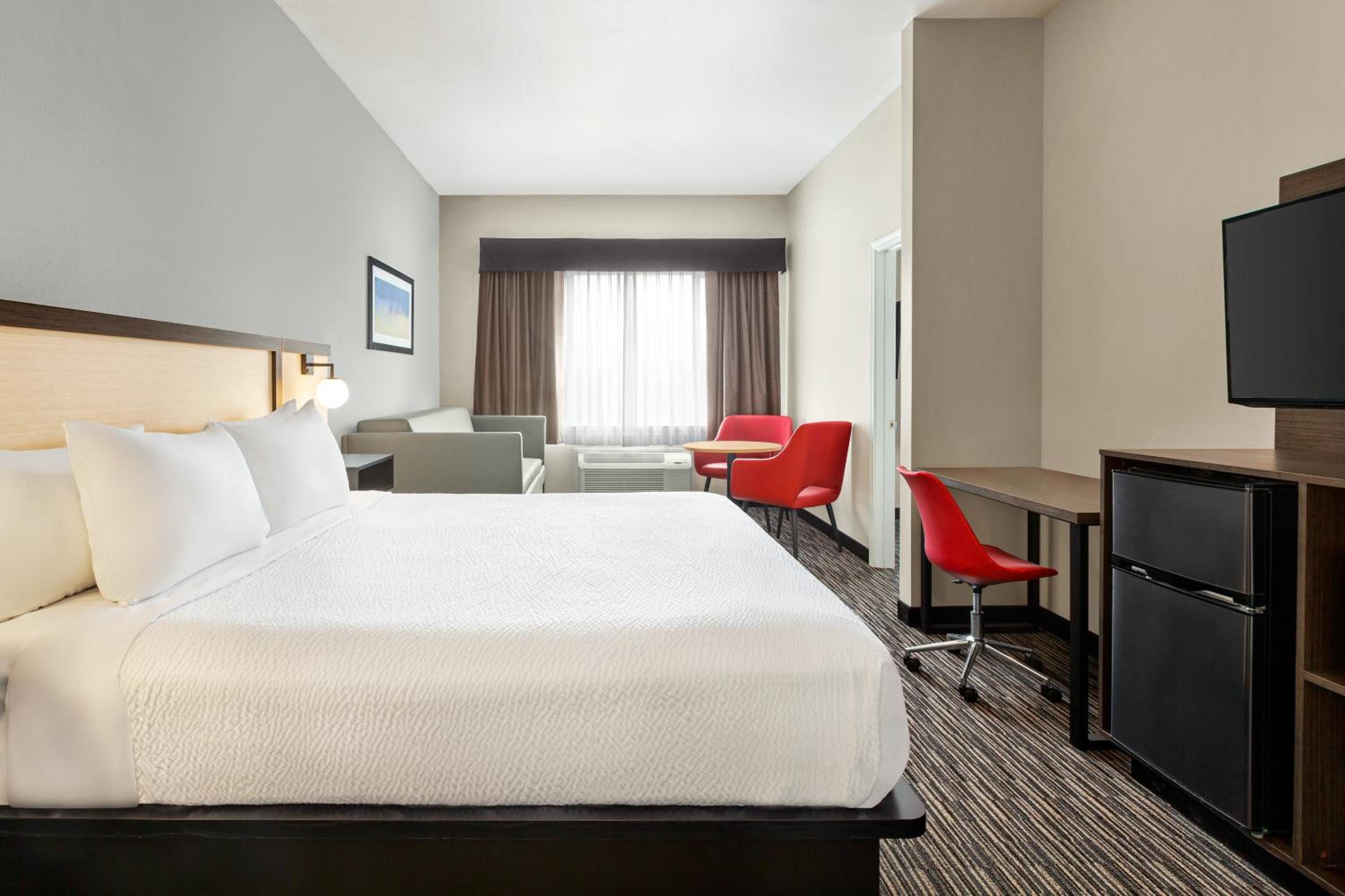 2 Room Suite with 2 King Beds and Day Bed, Non-Smoking photo 1