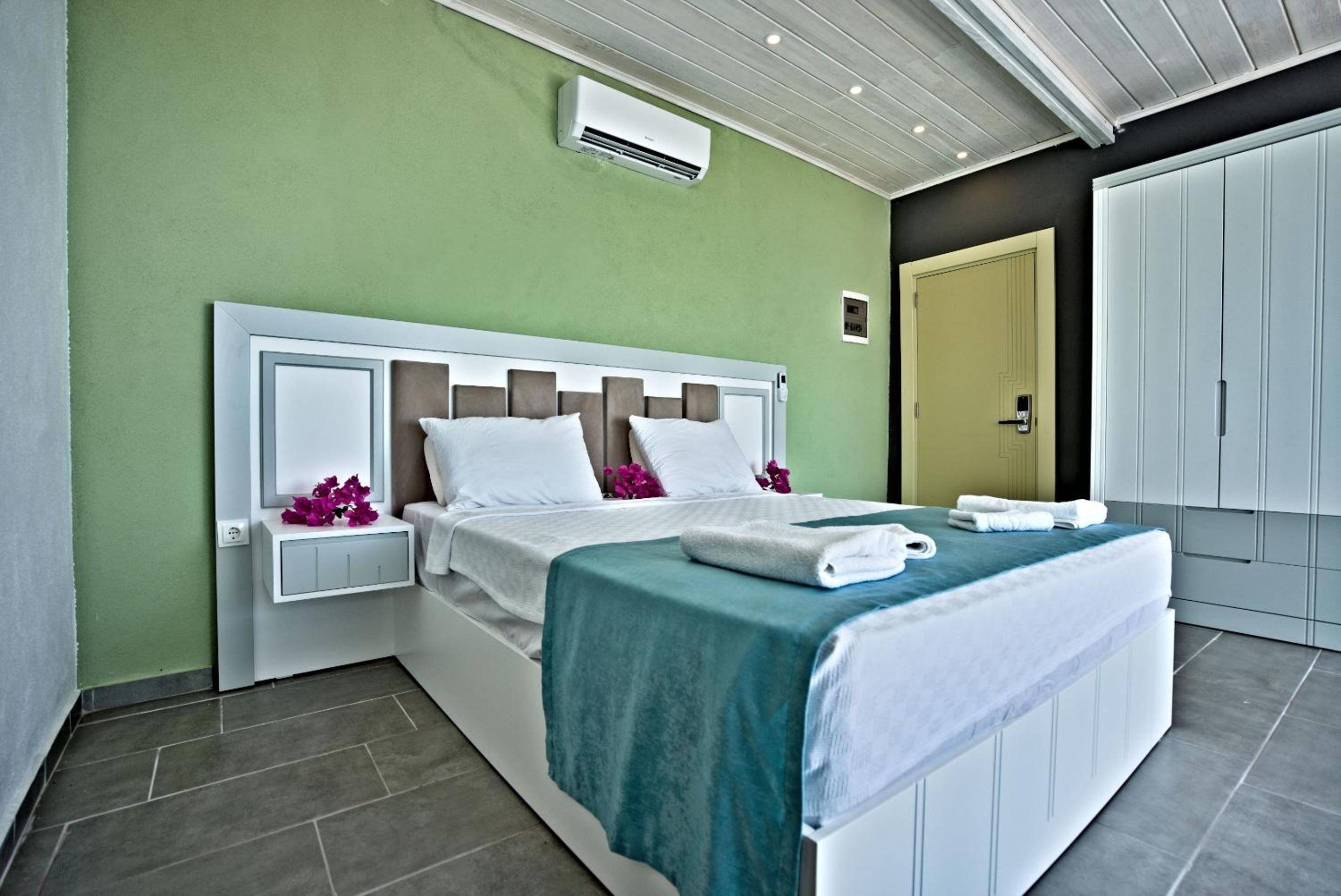 Large Double Room - Photo 14