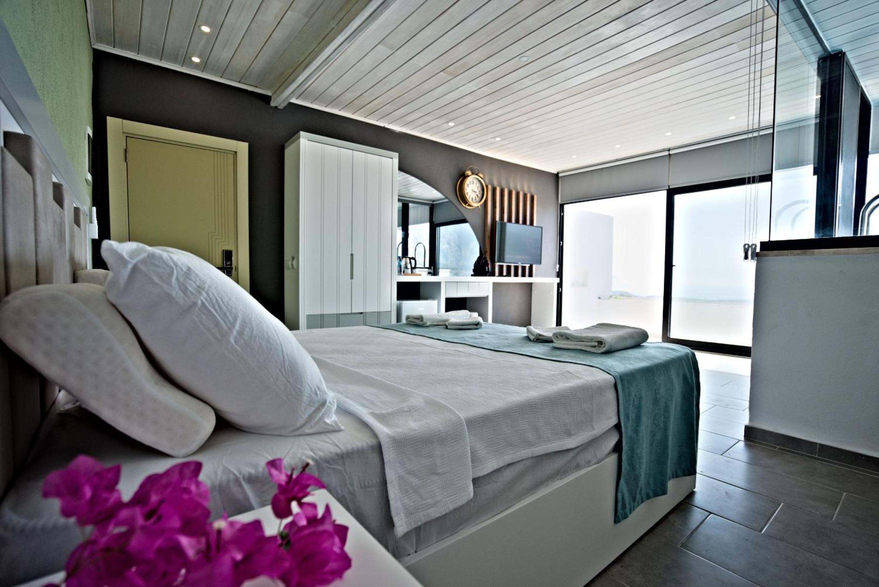 Large Double Room - Photo 8