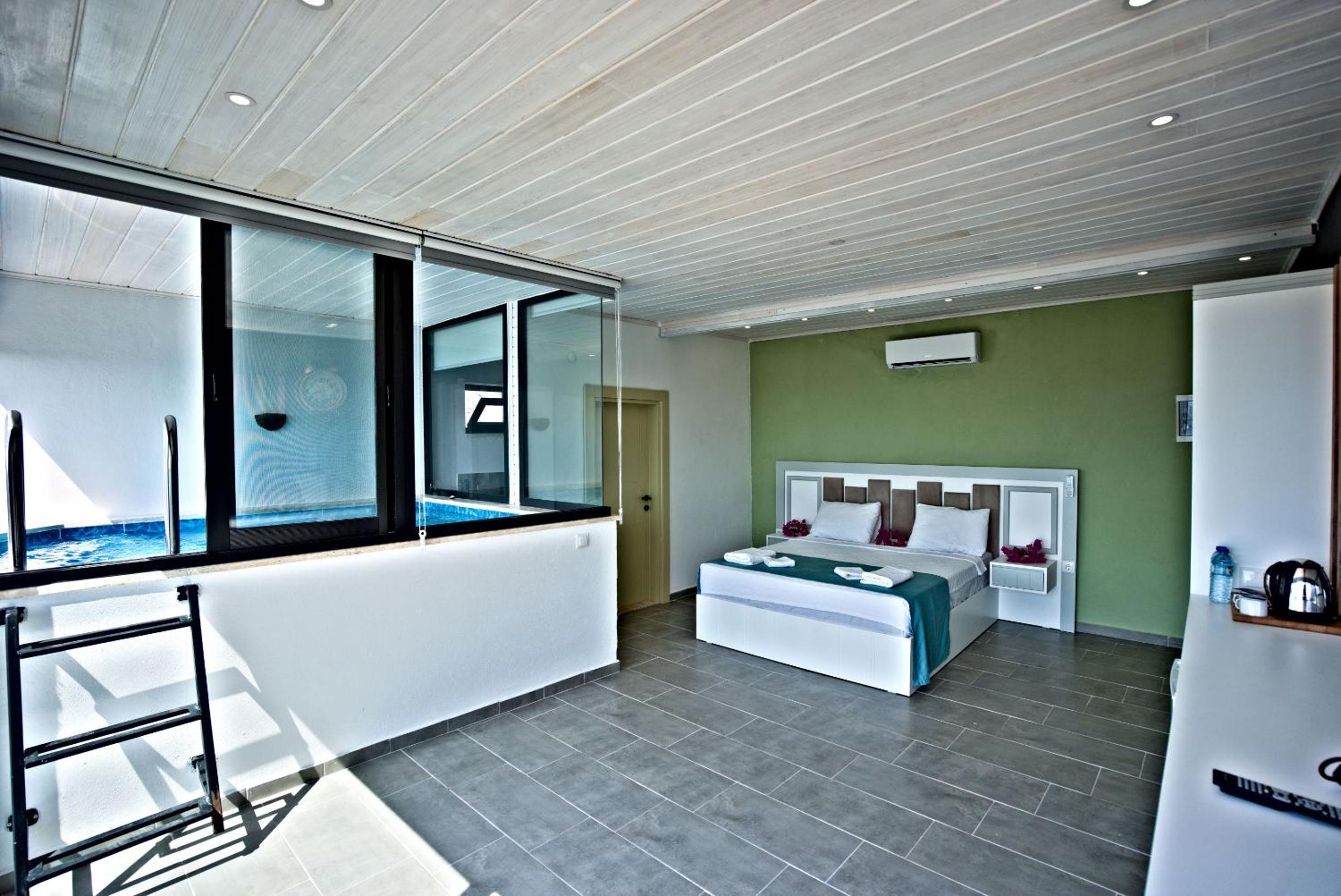 Large Double Room - Photo 2