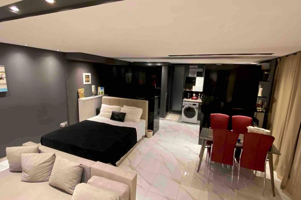 Deluxe King Studio