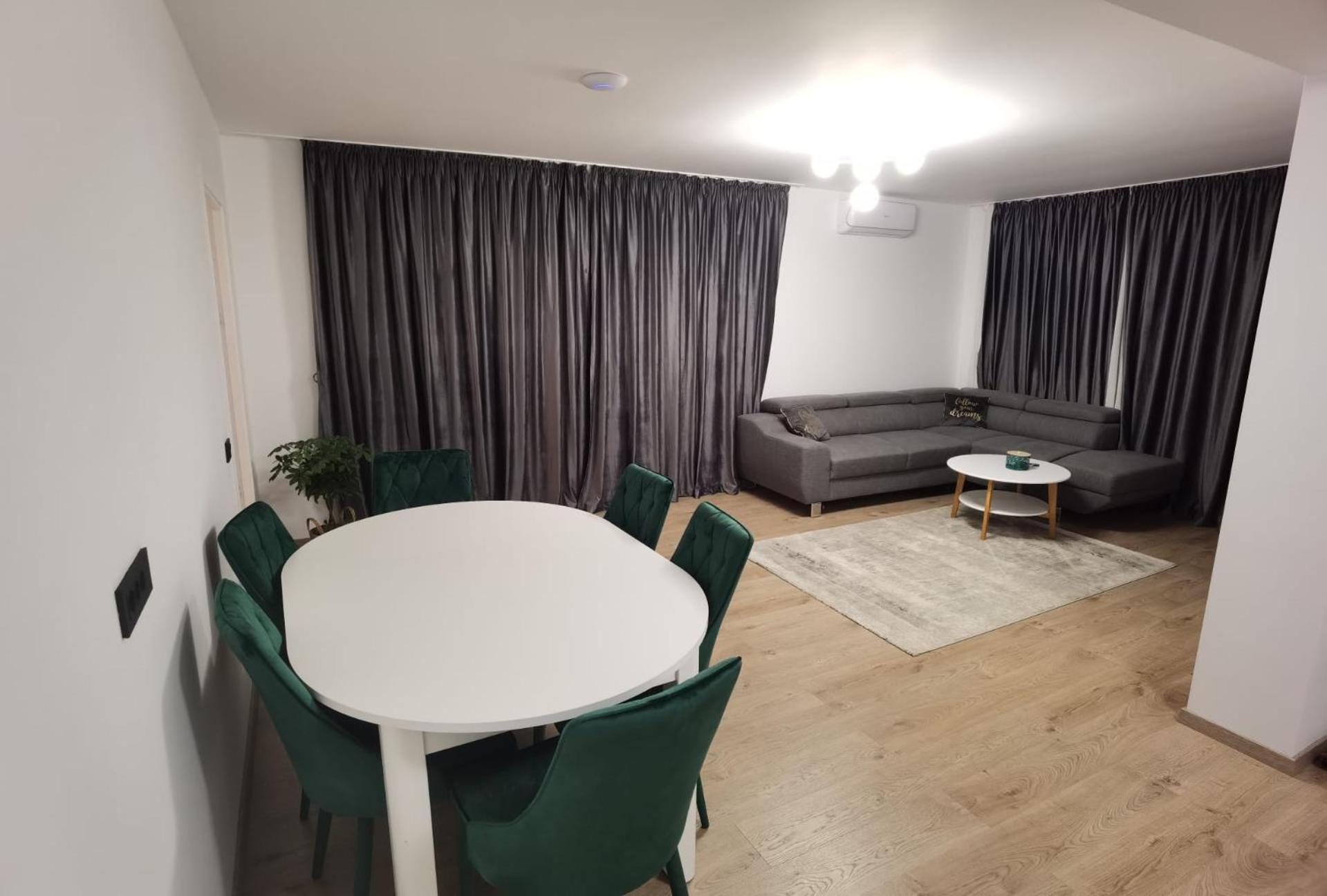 Three-Bedroom Apartment - Photo 6