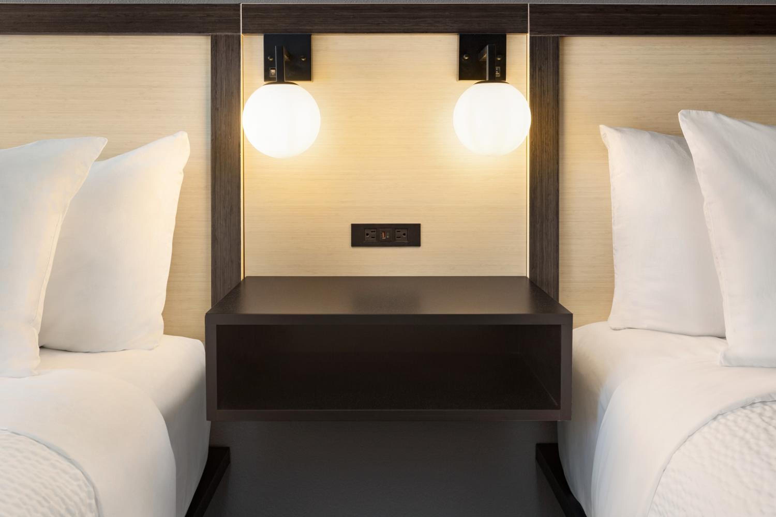2 King Beds, Non-Smoking - Photo 4