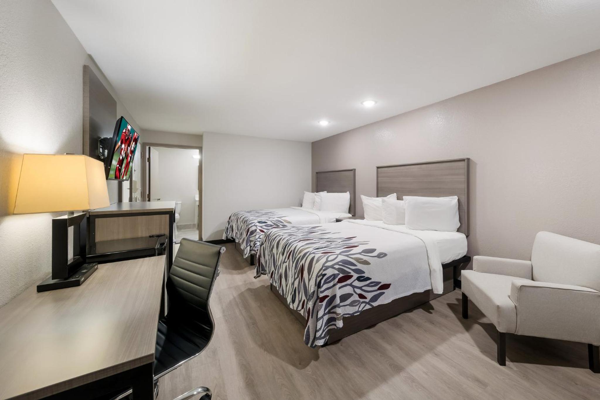 Deluxe Room with Two Queen Beds Disability Access Poolside Non-Smoking photo 1