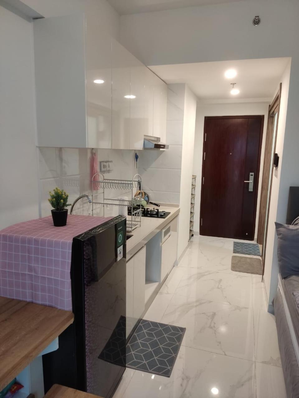 Studio Apartment - Photo 4