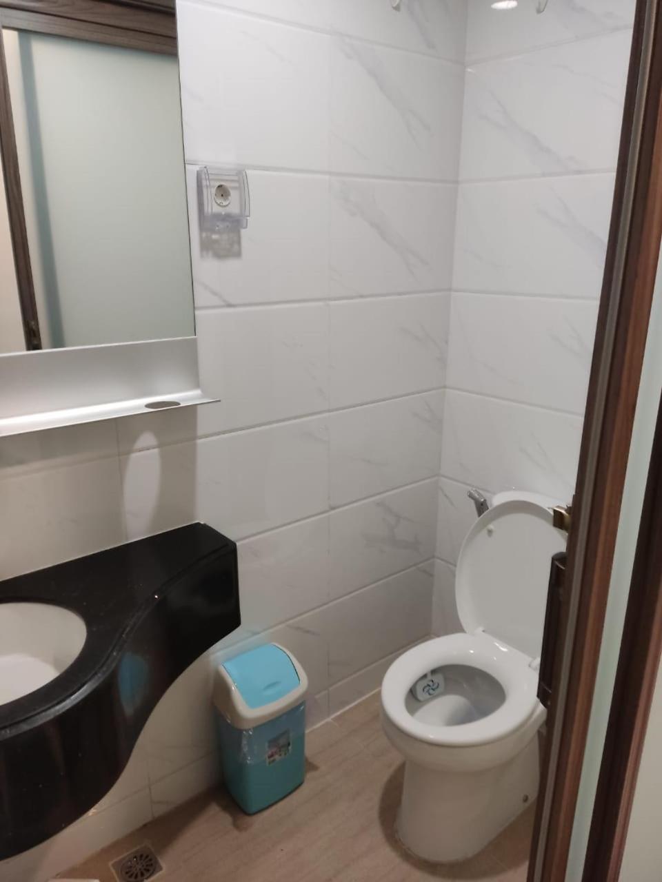 Studio Apartment - Photo 2
